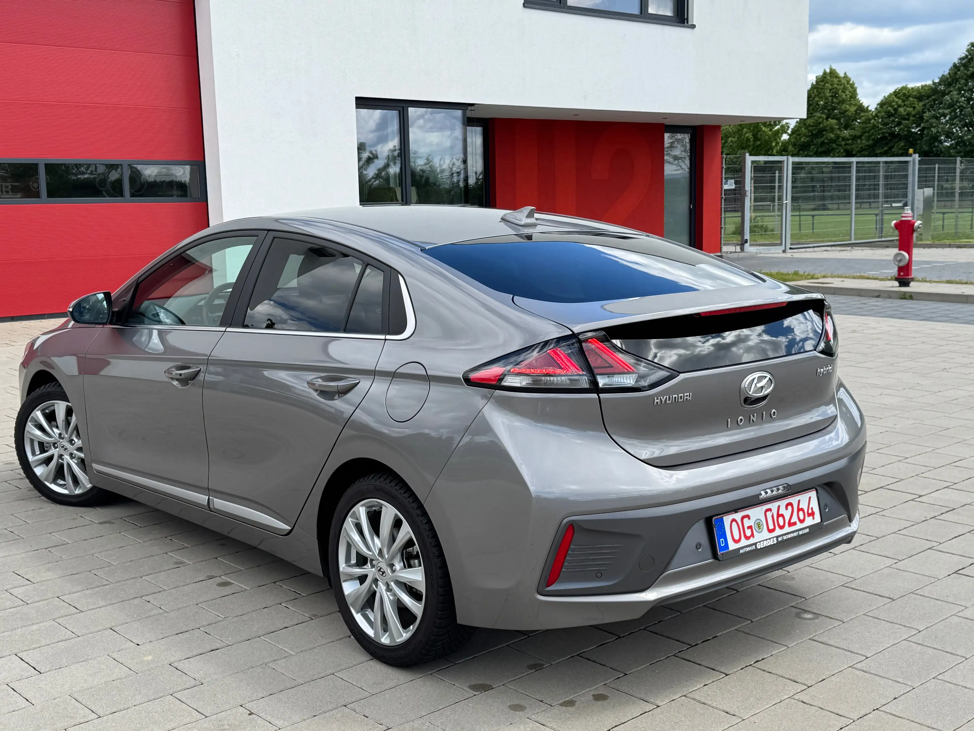Hyundai IONIQ Style Hybrid Neuwertig — photo 9