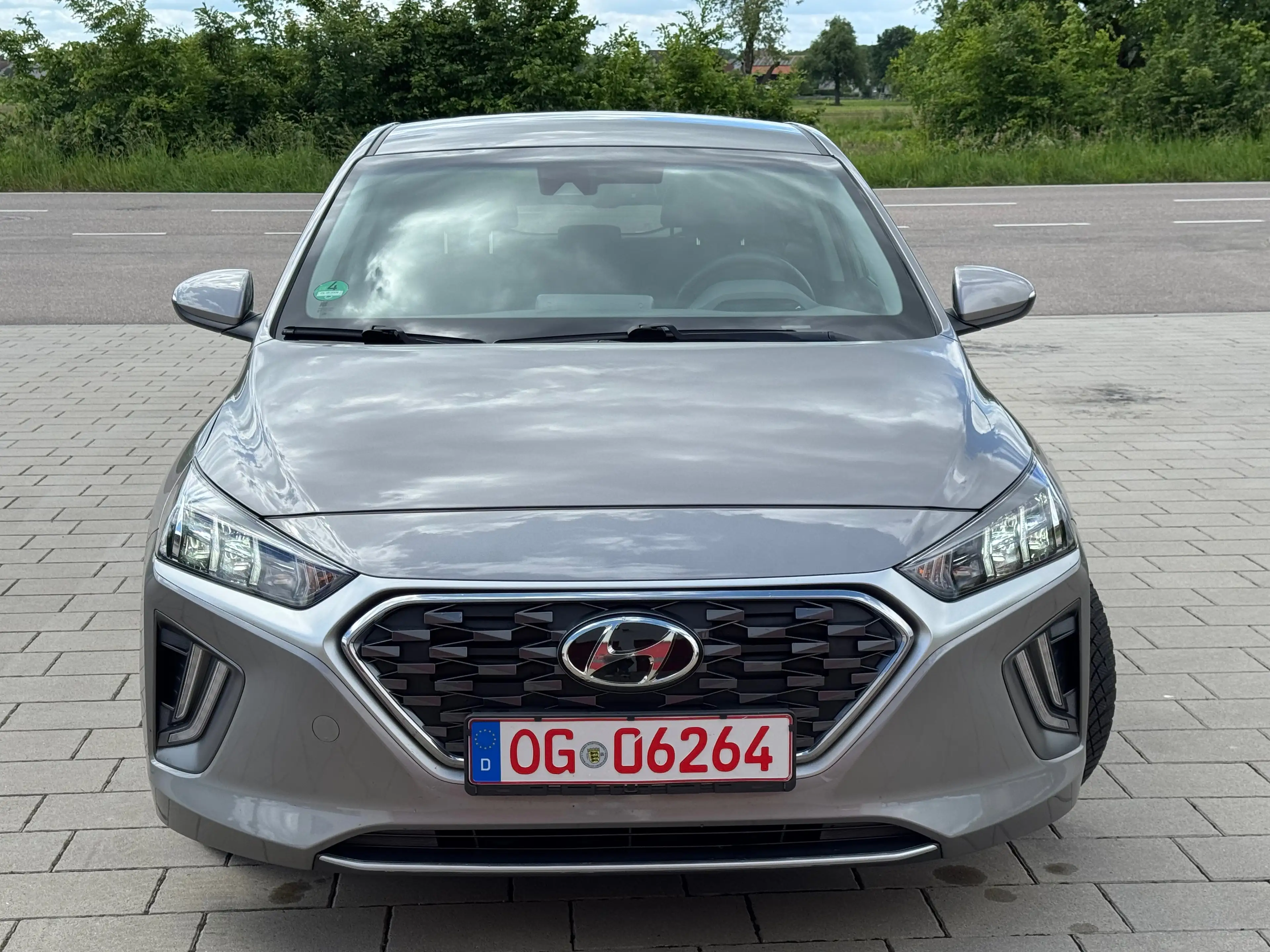 Hyundai IONIQ Style Hybrid Neuwertig — photo 3