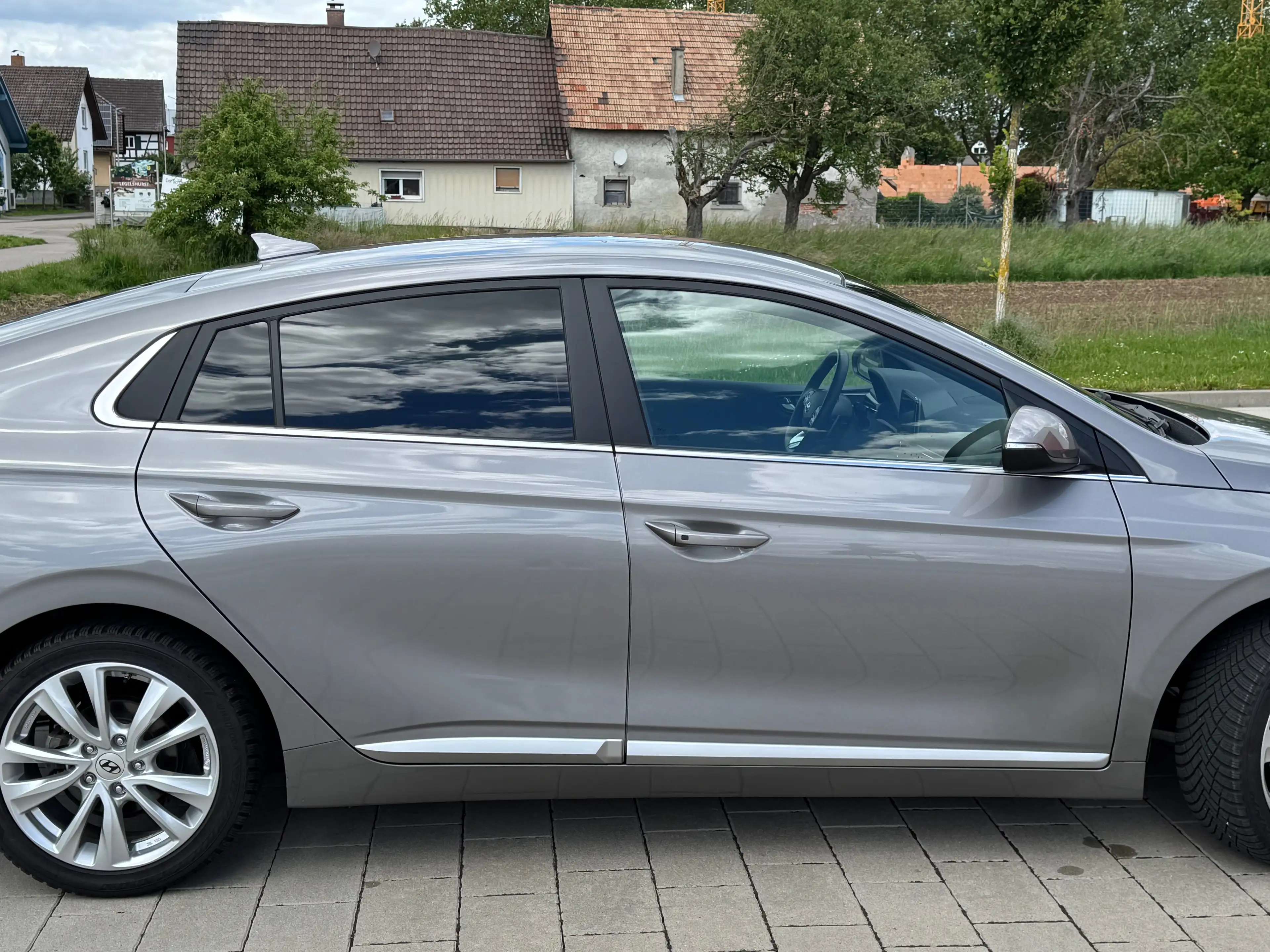 Hyundai IONIQ Style Hybrid Neuwertig — photo 4