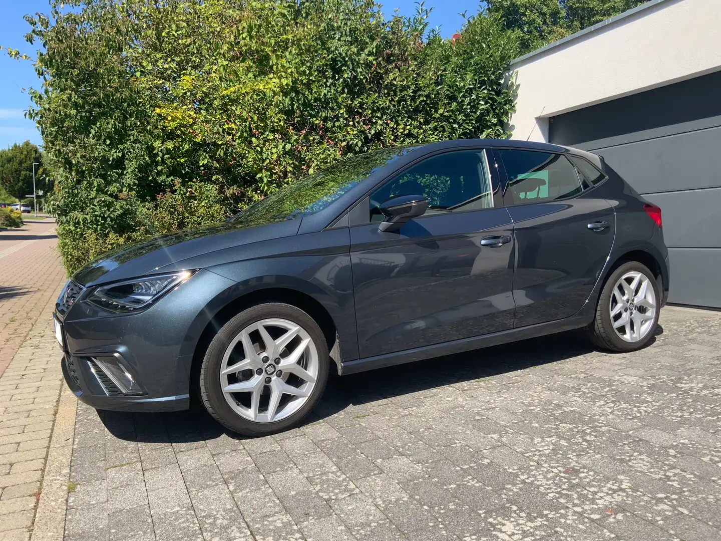SEAT Ibiza FR 1.0 TGI S Teilleder/PDC+/R-KAMERA/NAVI/LED Grau - 2
