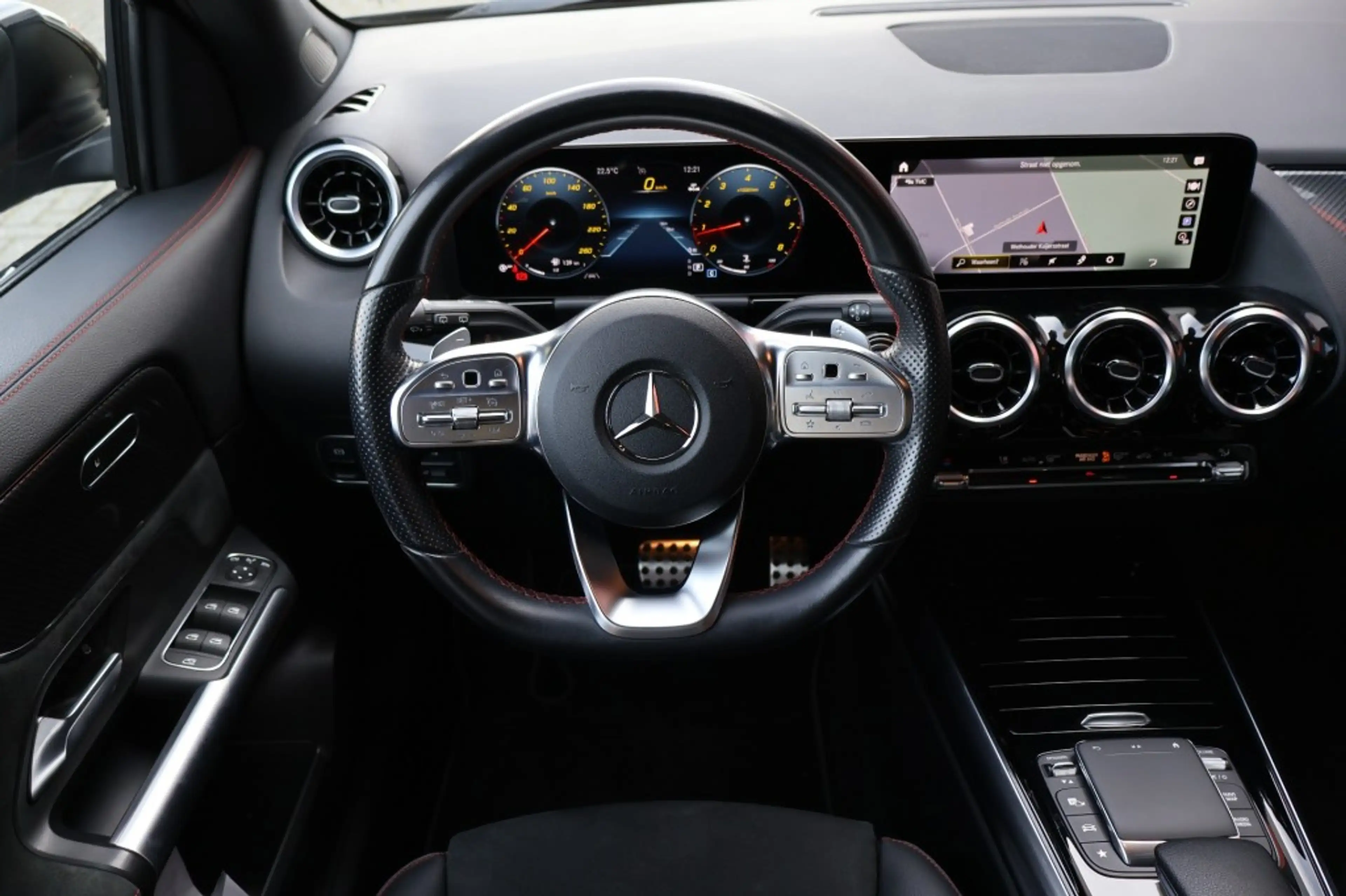 Mercedes-Benz GLA 200 GLA 200 AMG DCT / Navi /Camera / 20 Inch LM /App-c — photo 40