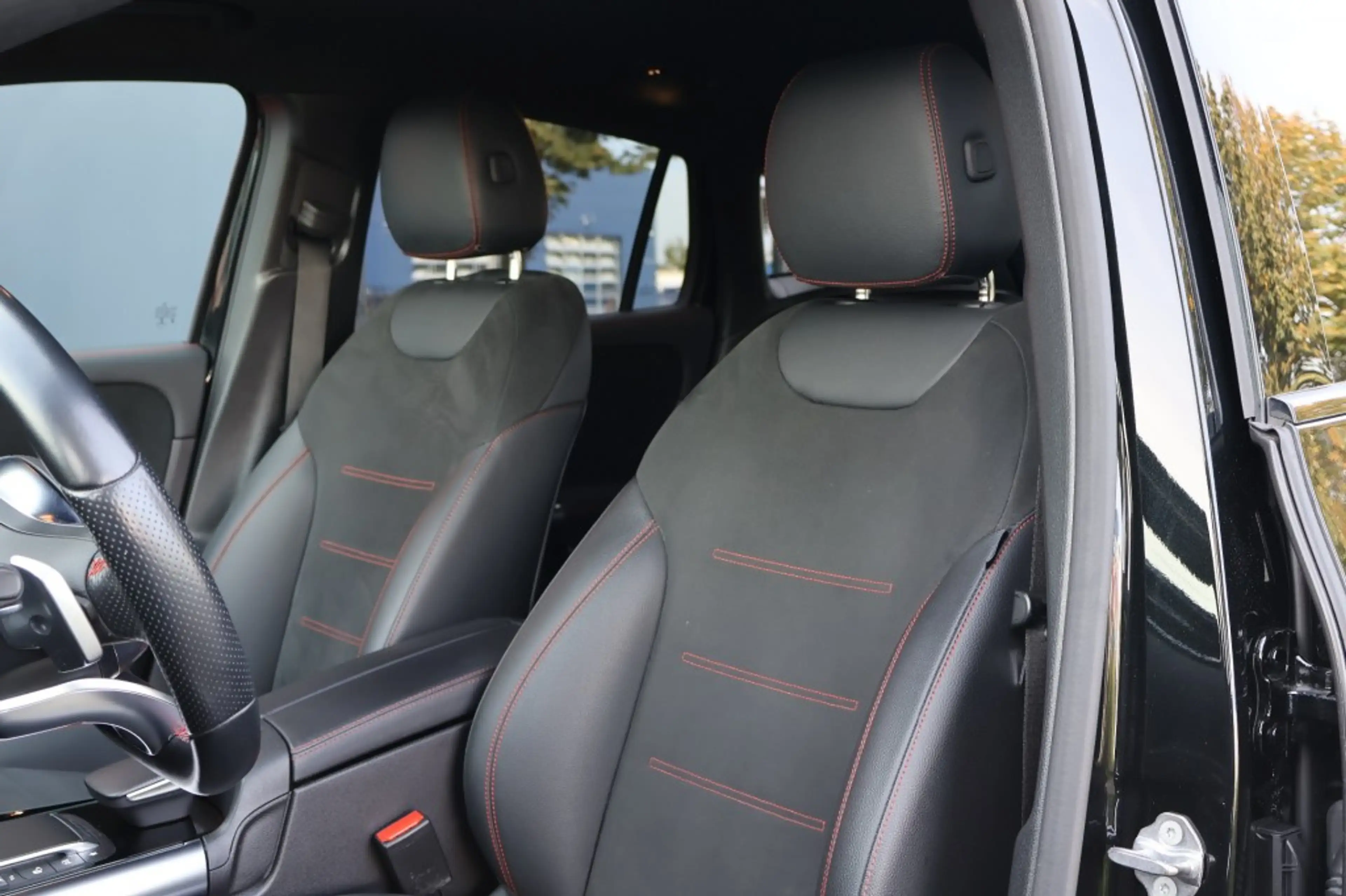Mercedes-Benz GLA 200 GLA 200 AMG DCT / Navi /Camera / 20 Inch LM /App-c — photo 28