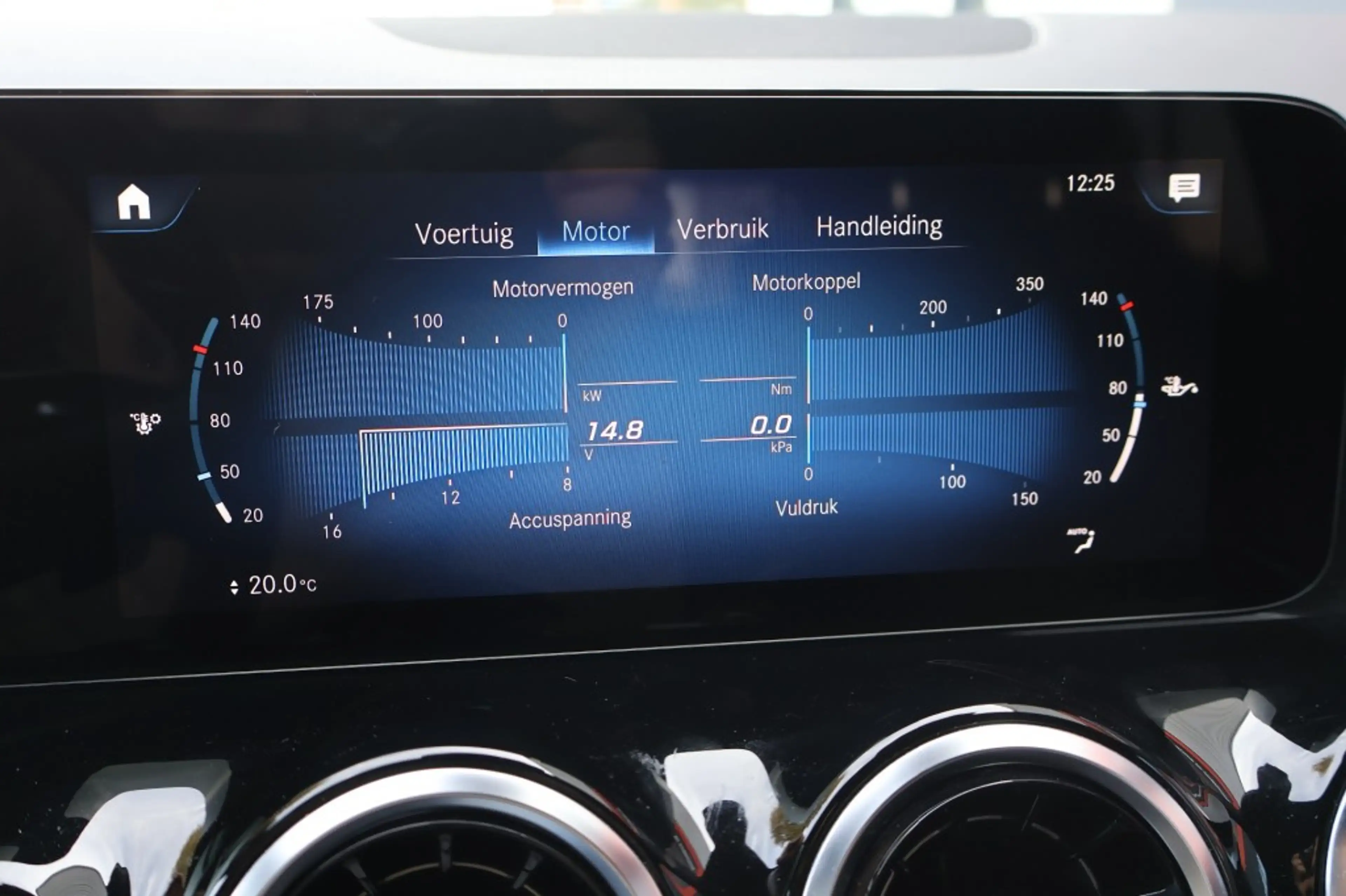 Mercedes-Benz GLA 200 GLA 200 AMG DCT / Navi /Camera / 20 Inch LM /App-c — photo 38