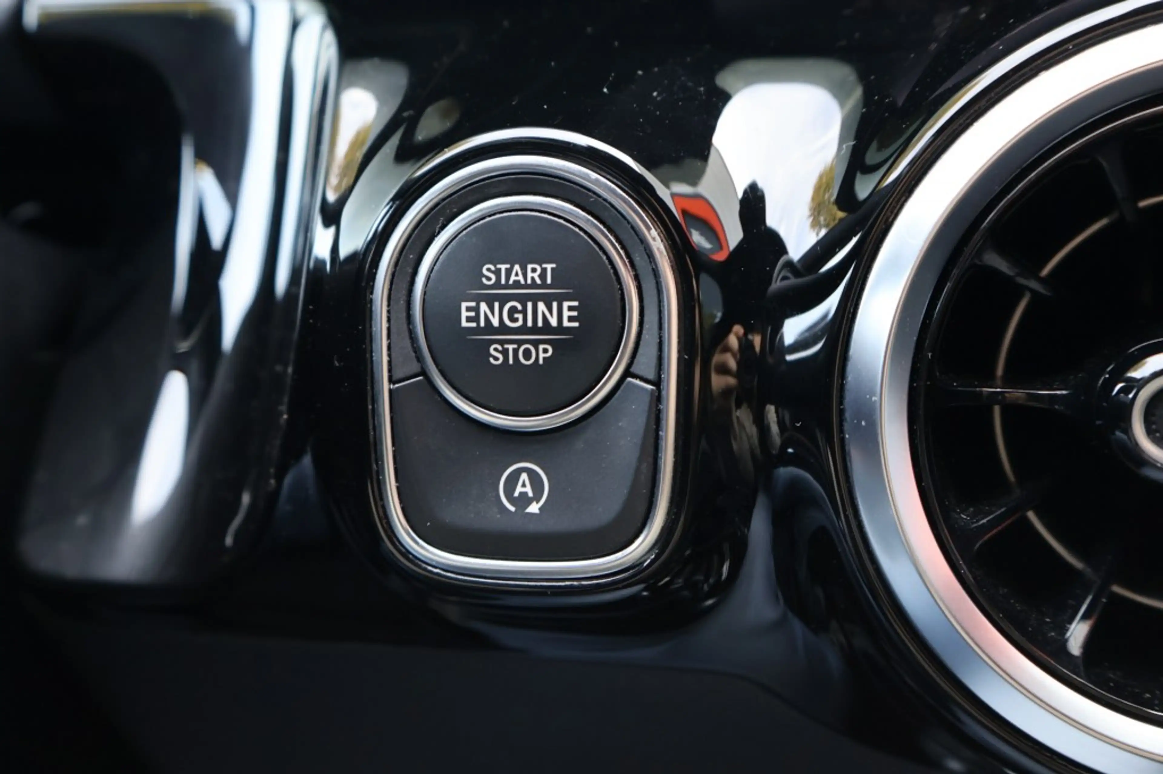 Mercedes-Benz GLA 200 GLA 200 AMG DCT / Navi /Camera / 20 Inch LM /App-c — photo 46