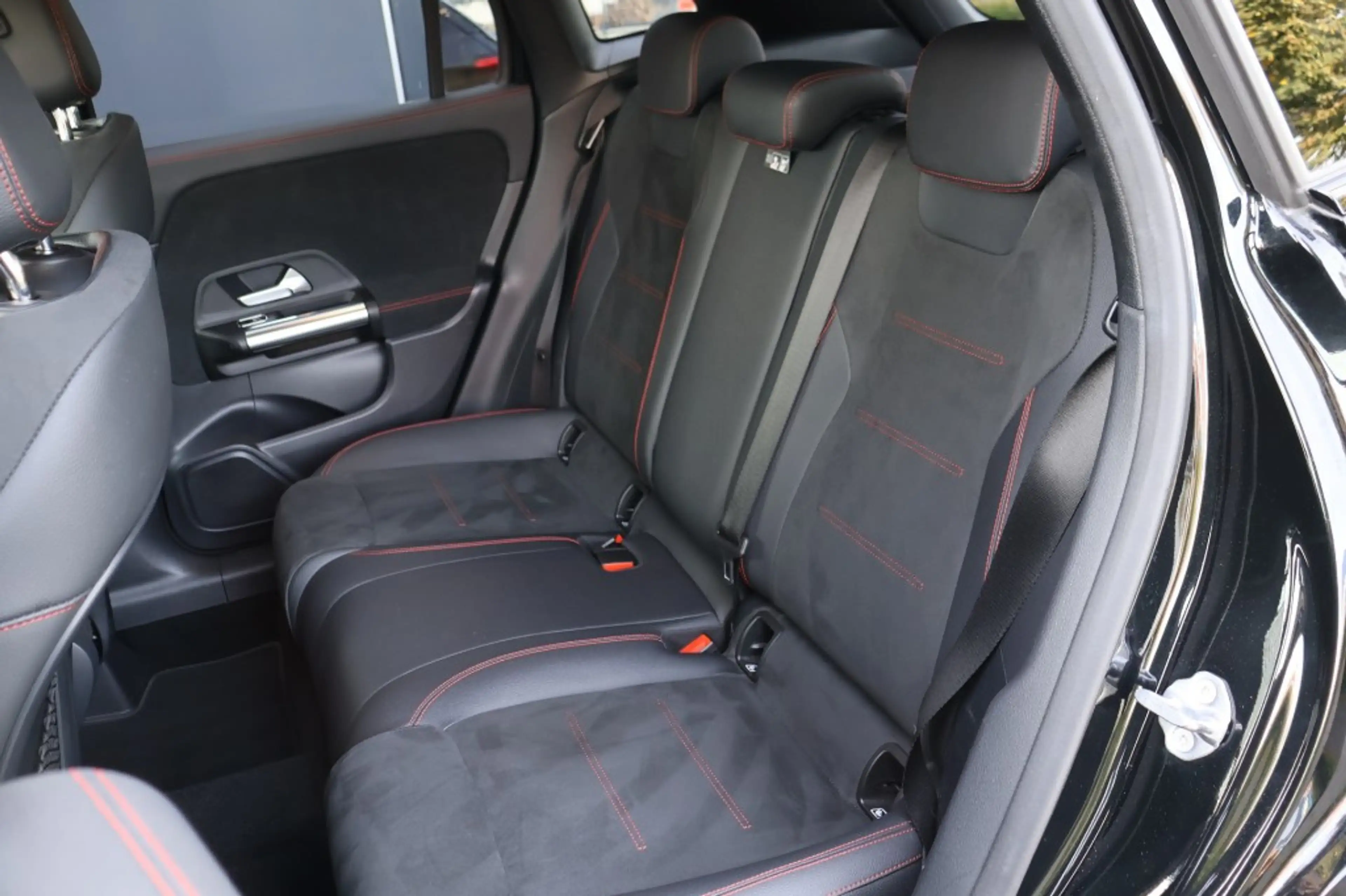 Mercedes-Benz GLA 200 GLA 200 AMG DCT / Navi /Camera / 20 Inch LM /App-c — photo 30