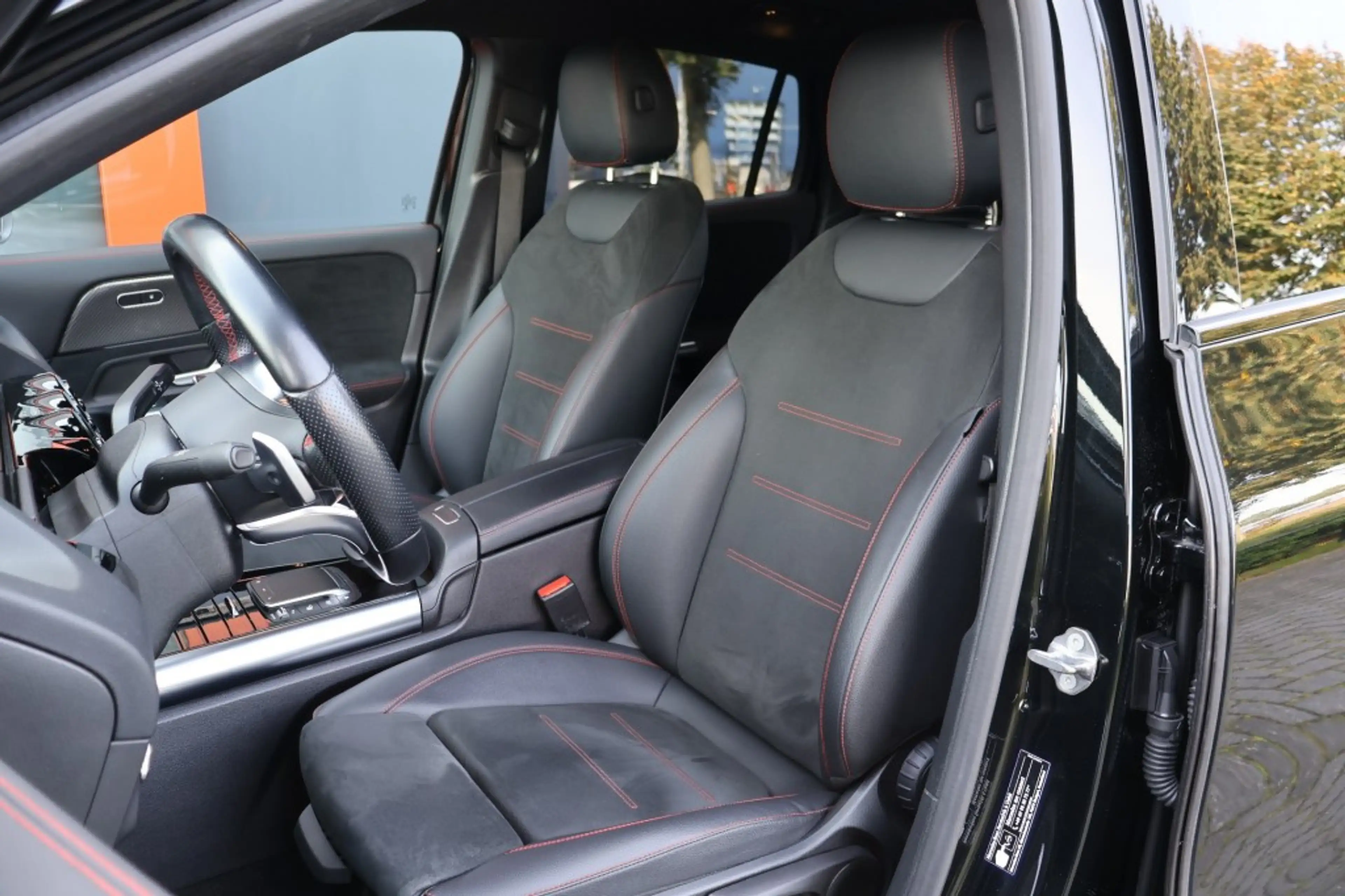 Mercedes-Benz GLA 200 GLA 200 AMG DCT / Navi /Camera / 20 Inch LM /App-c — photo 3