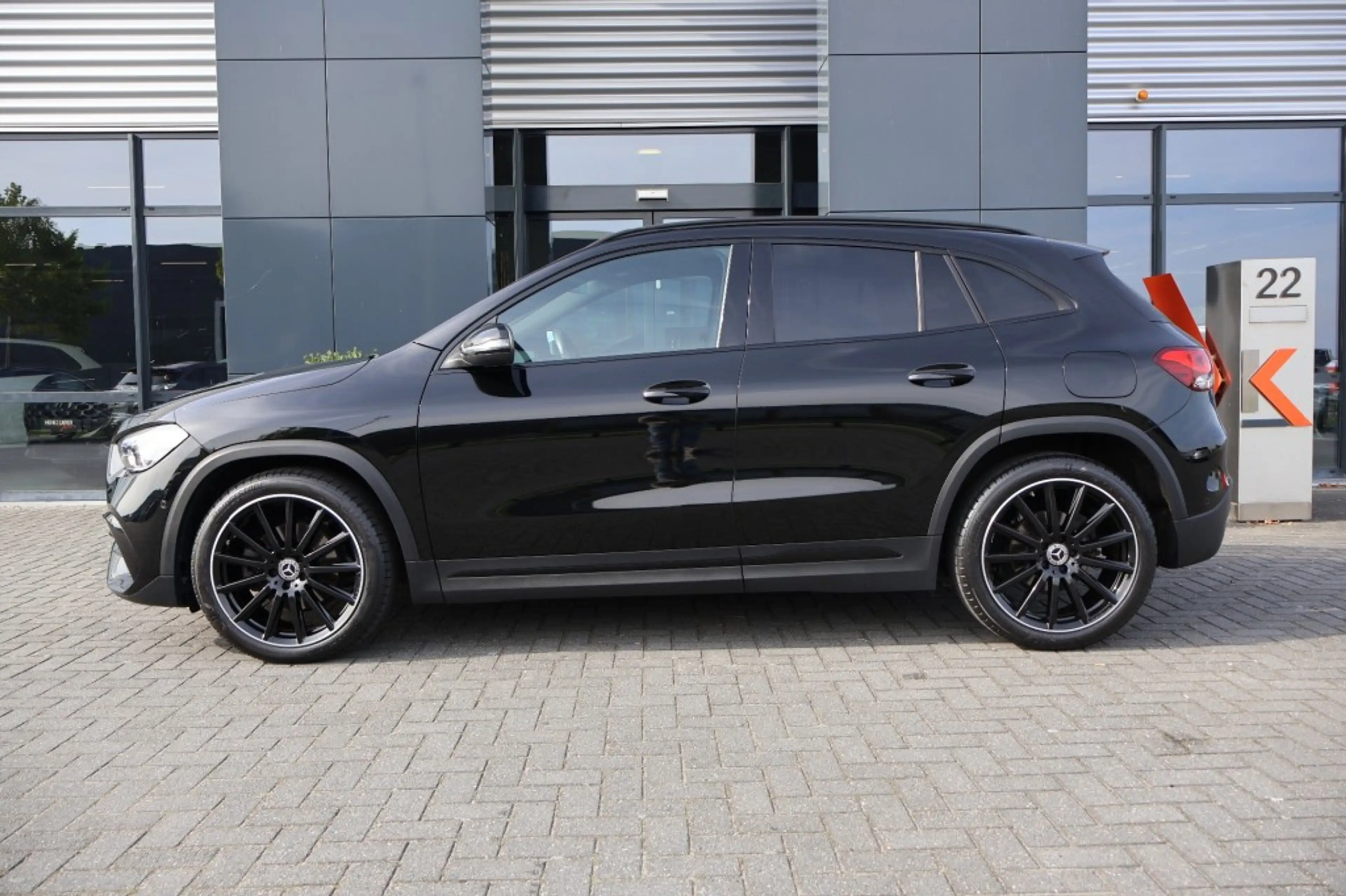 Mercedes-Benz GLA 200 GLA 200 AMG DCT / Navi /Camera / 20 Inch LM /App-c — photo 5