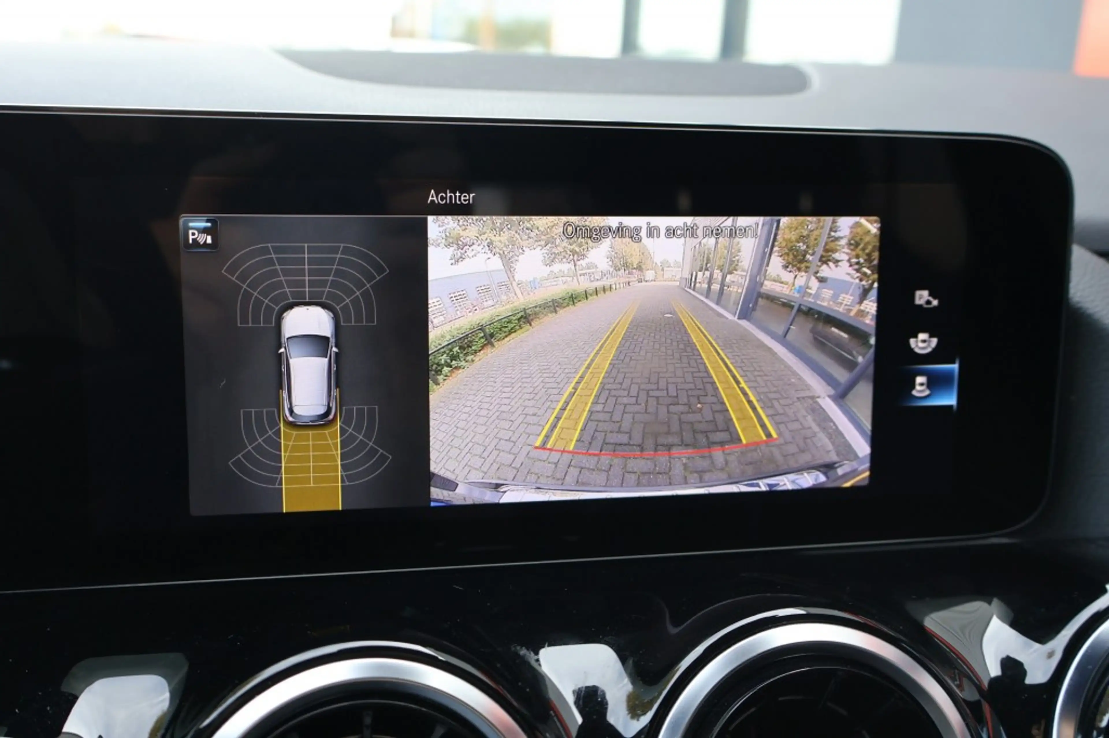 Mercedes-Benz GLA 200 GLA 200 AMG DCT / Navi /Camera / 20 Inch LM /App-c — photo 14