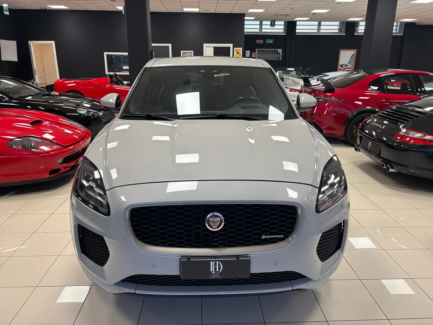 Jaguar E-Pace E-Pace 2.0d R-Dynamic SE awd 180cv Grijs - 2