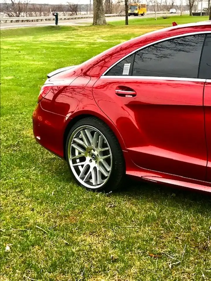 Mercedes-Benz CLS снимка Mercedes-Benz CLS