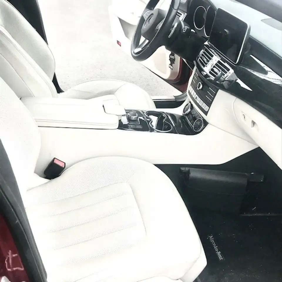 Mercedes-Benz CLS снимка Mercedes-Benz CLS
