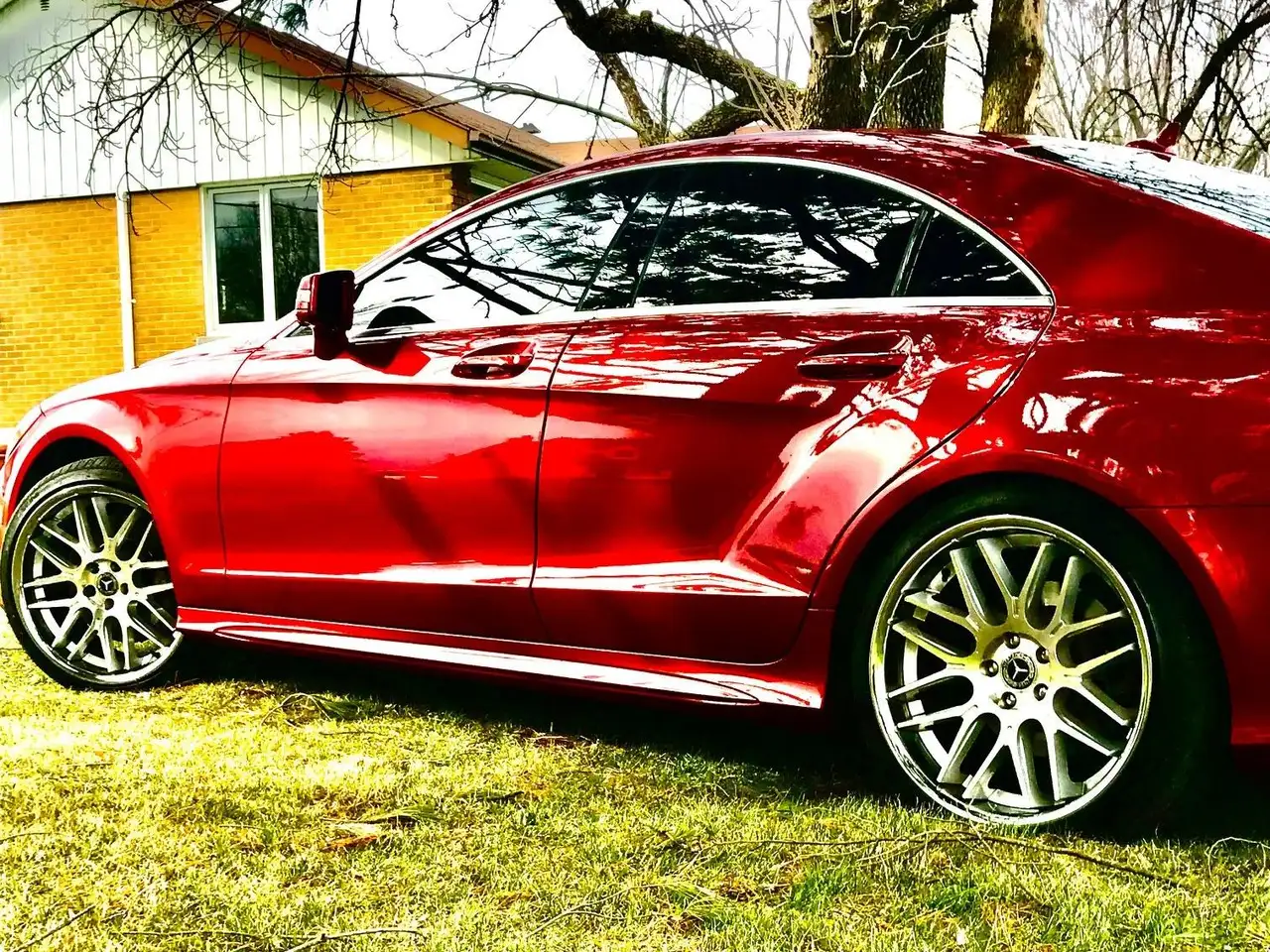 Mercedes-Benz CLS снимка Mercedes-Benz CLS