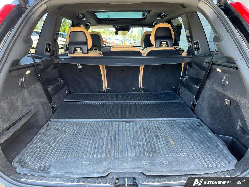 2017 Volvo XC90 Inscription AWD | 7-Passenger | Accident Free! thumb 12