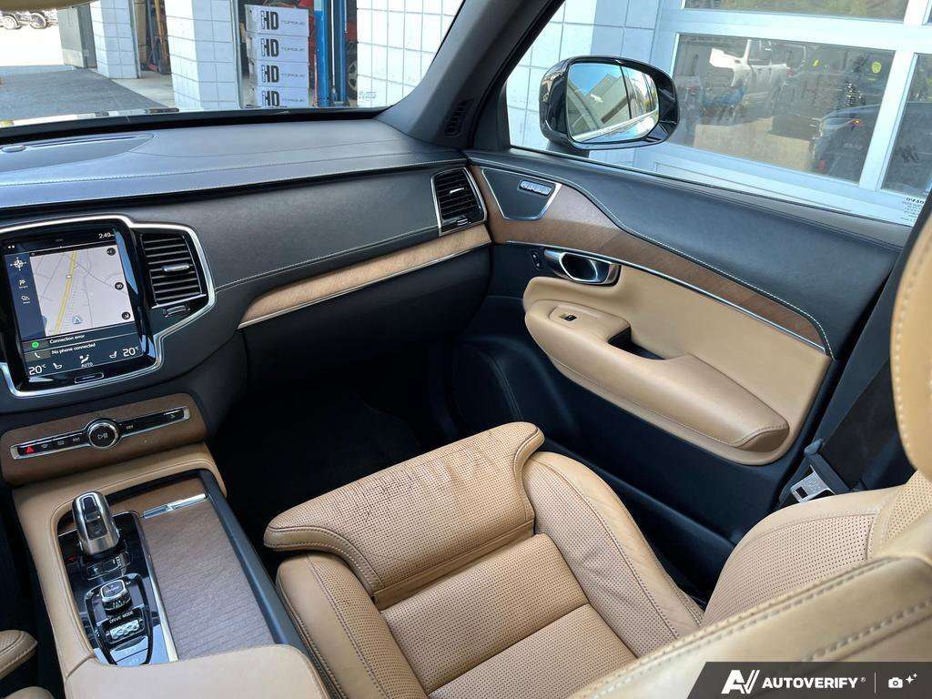 2017 Volvo XC90 Inscription AWD | 7-Passenger | Accident Free! thumb 25