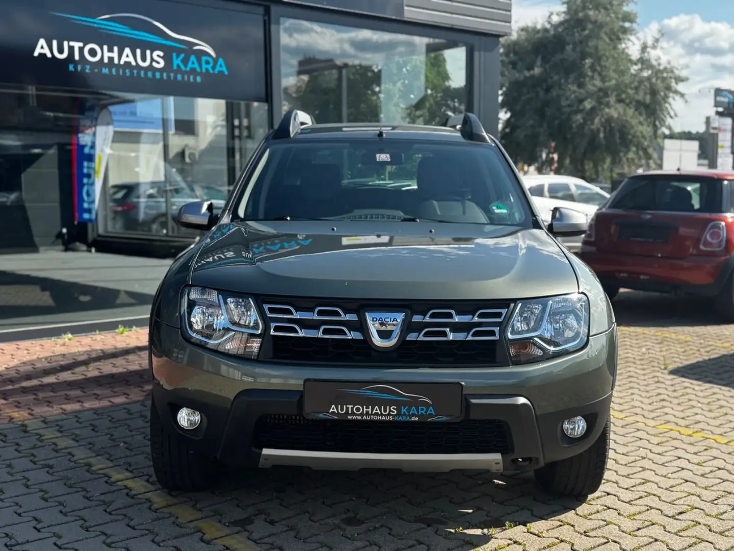 Dacia Duster I Prestige 4x2 Grün - 2