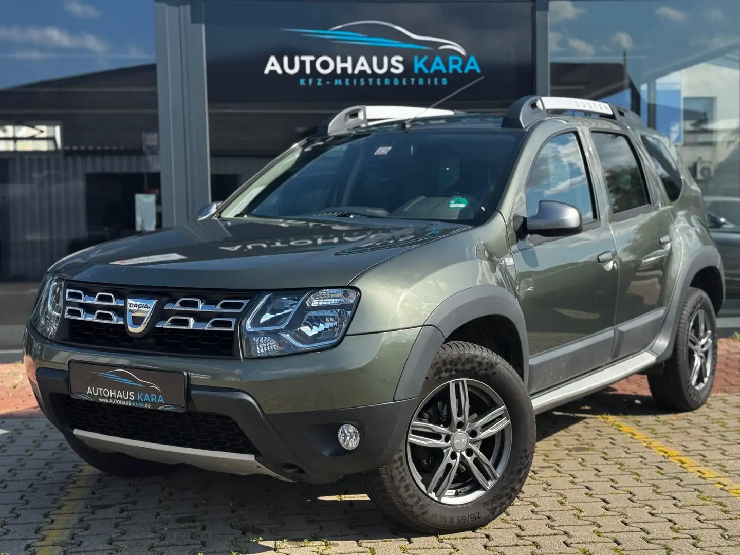 Dacia Duster I Prestige 4x2 Grün - 1