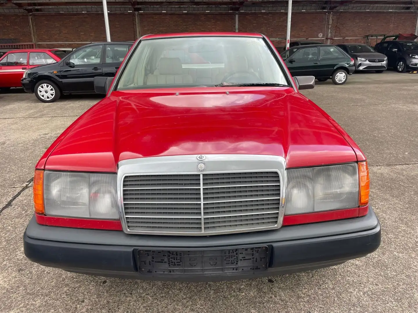 Mercedes-Benz 200 d / SERVO/ZRV/Fahrbereit/ 4Gang Rot - 2