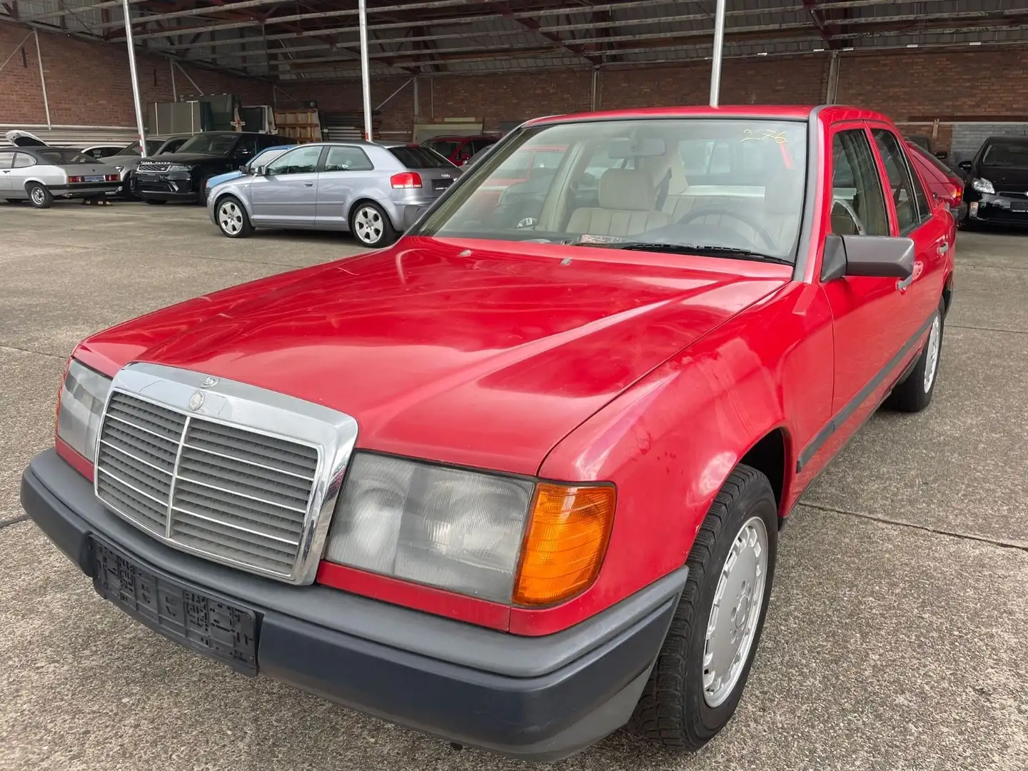 Mercedes-Benz 200 d / SERVO/ZRV/Fahrbereit/ 4Gang Rot - 1