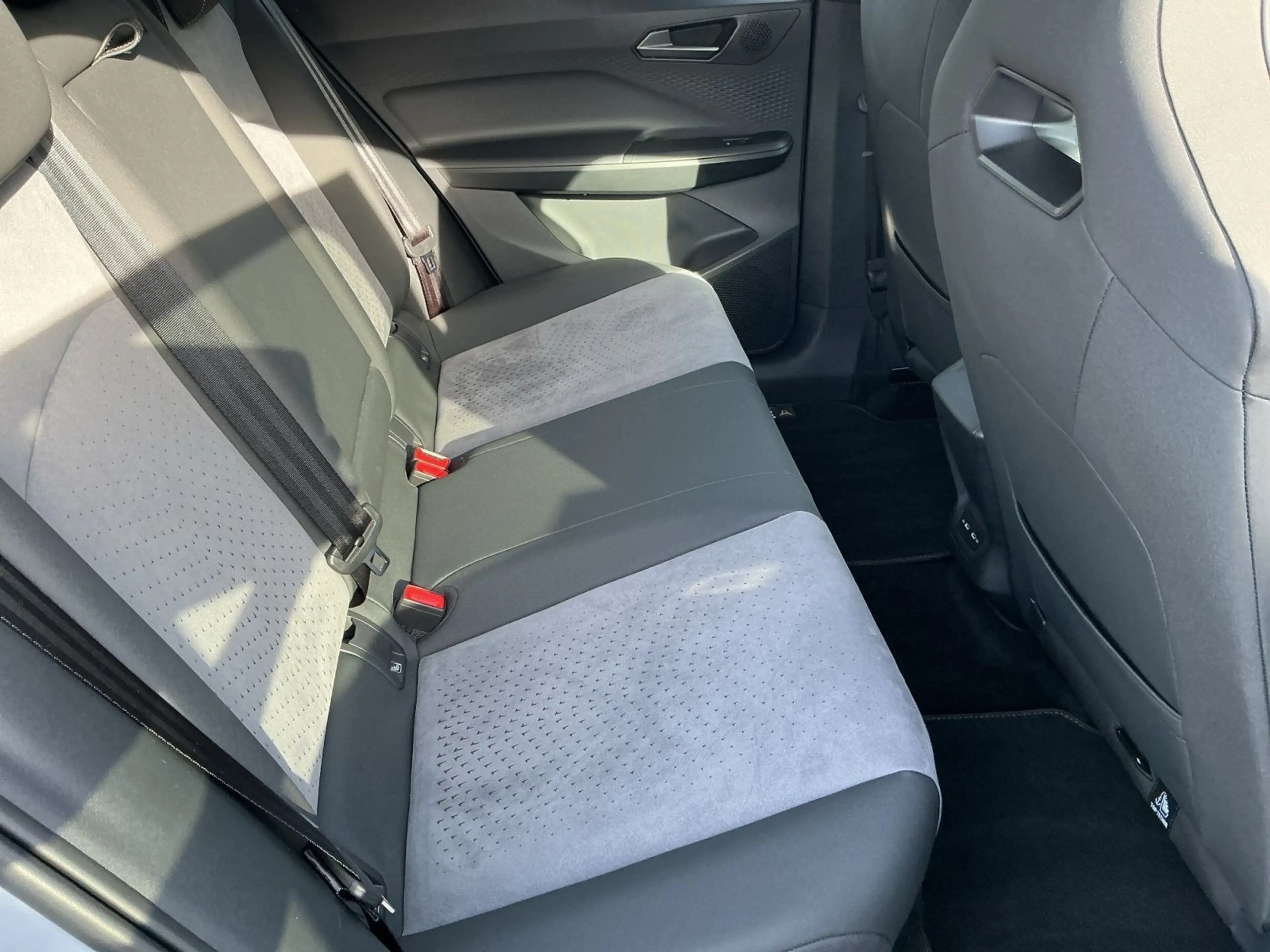 CUPRA Born EDITION DYNAMIC LED+NAVI+BEATS+RFK+ACC+19" — photo 16