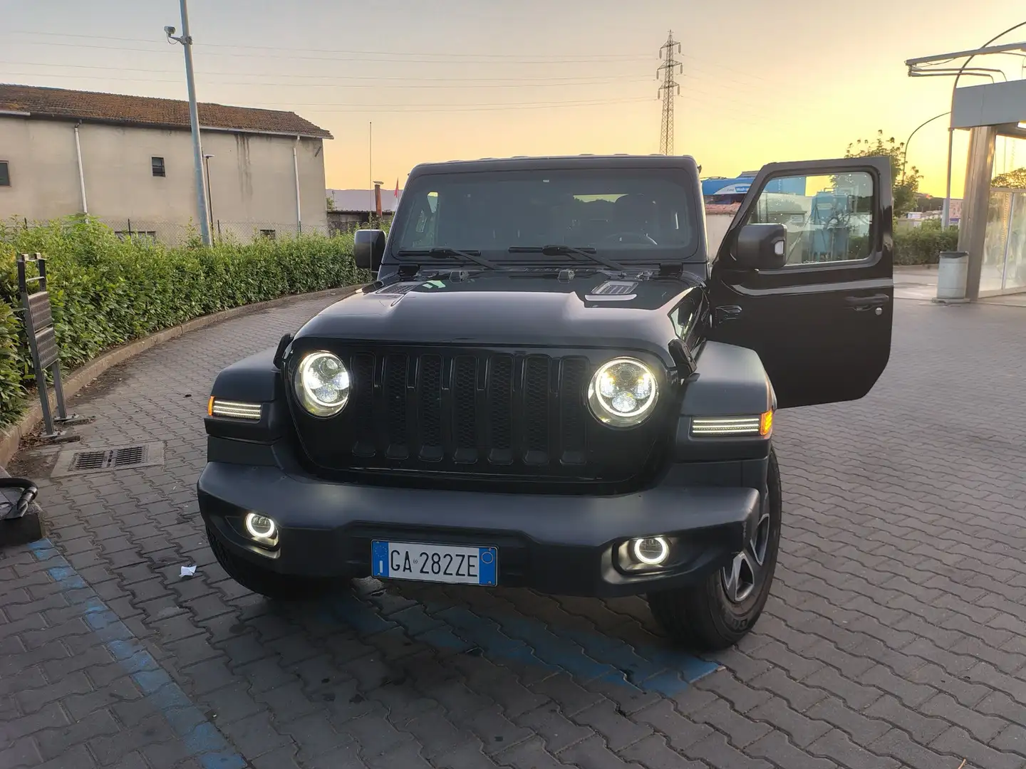 Jeep Wrangler Unlimited 2.2 mjt II Sport auto Nero - 2
