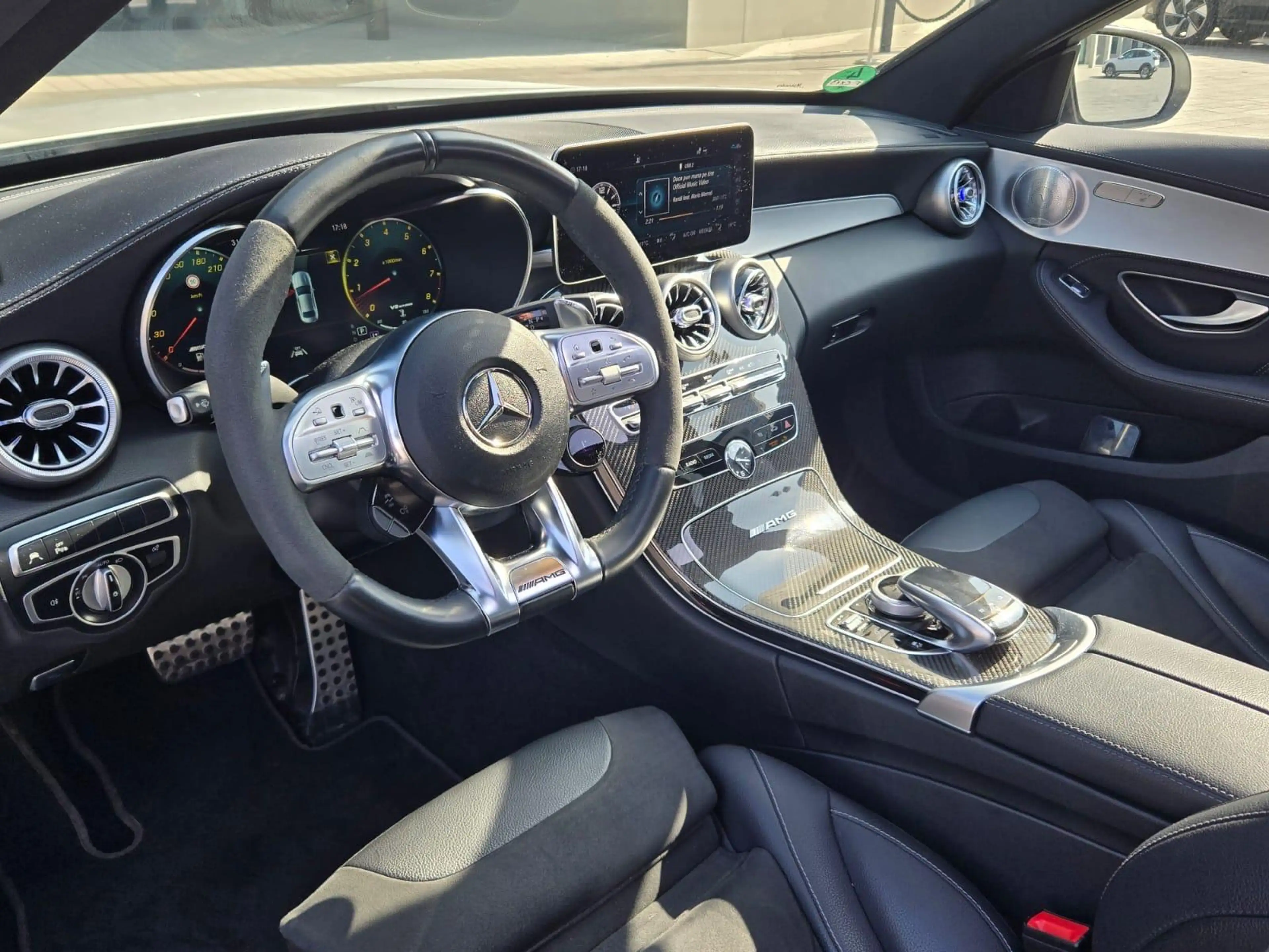 Mercedes-Benz C 63 AMG 4.0 V8 PANO+DRIVERSPACK — photo 4