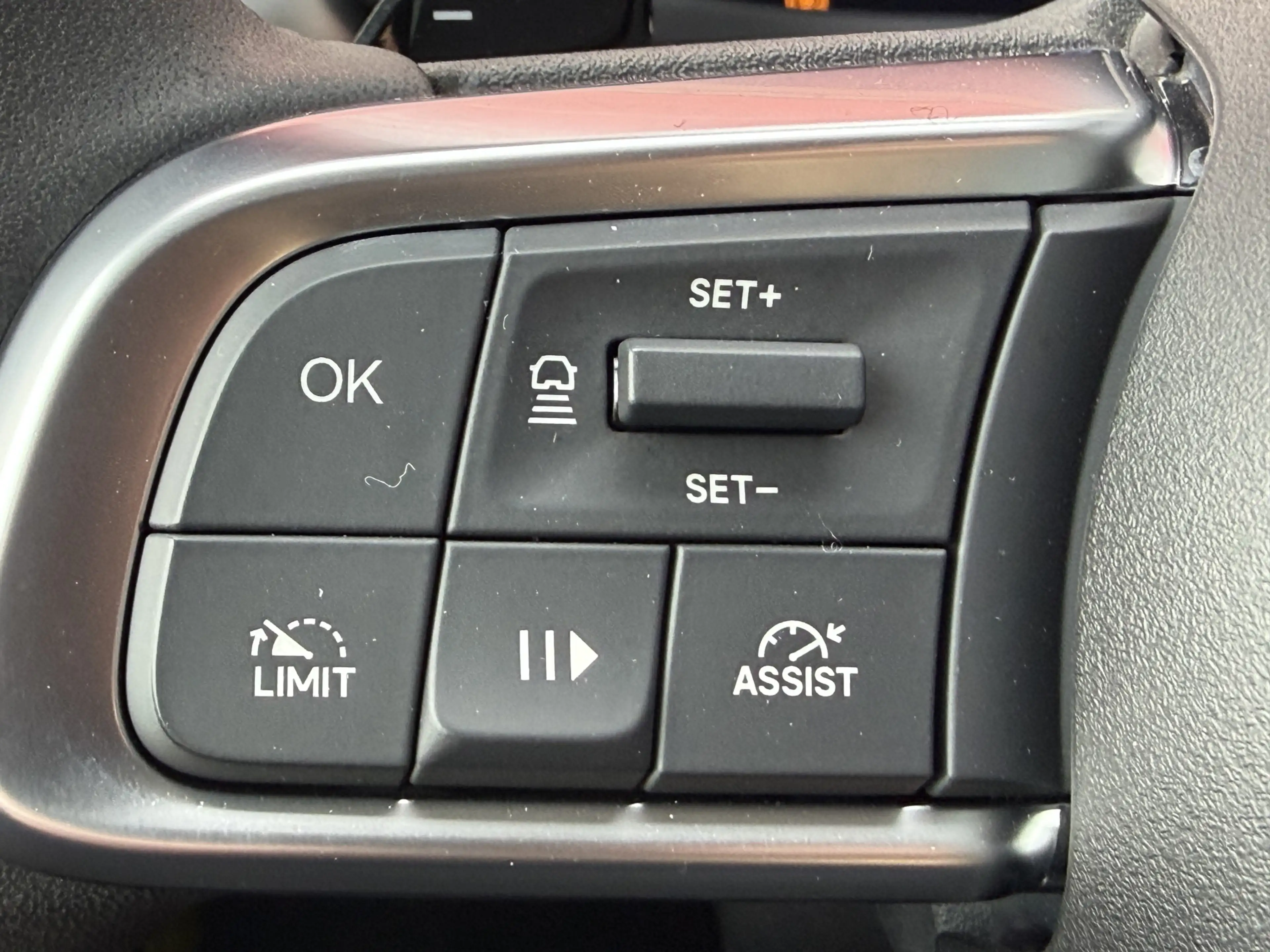 Jeep Avenger 1.2 e-Hybrid Altitude (Elektrische Klep - JBL - Ke — photo 22
