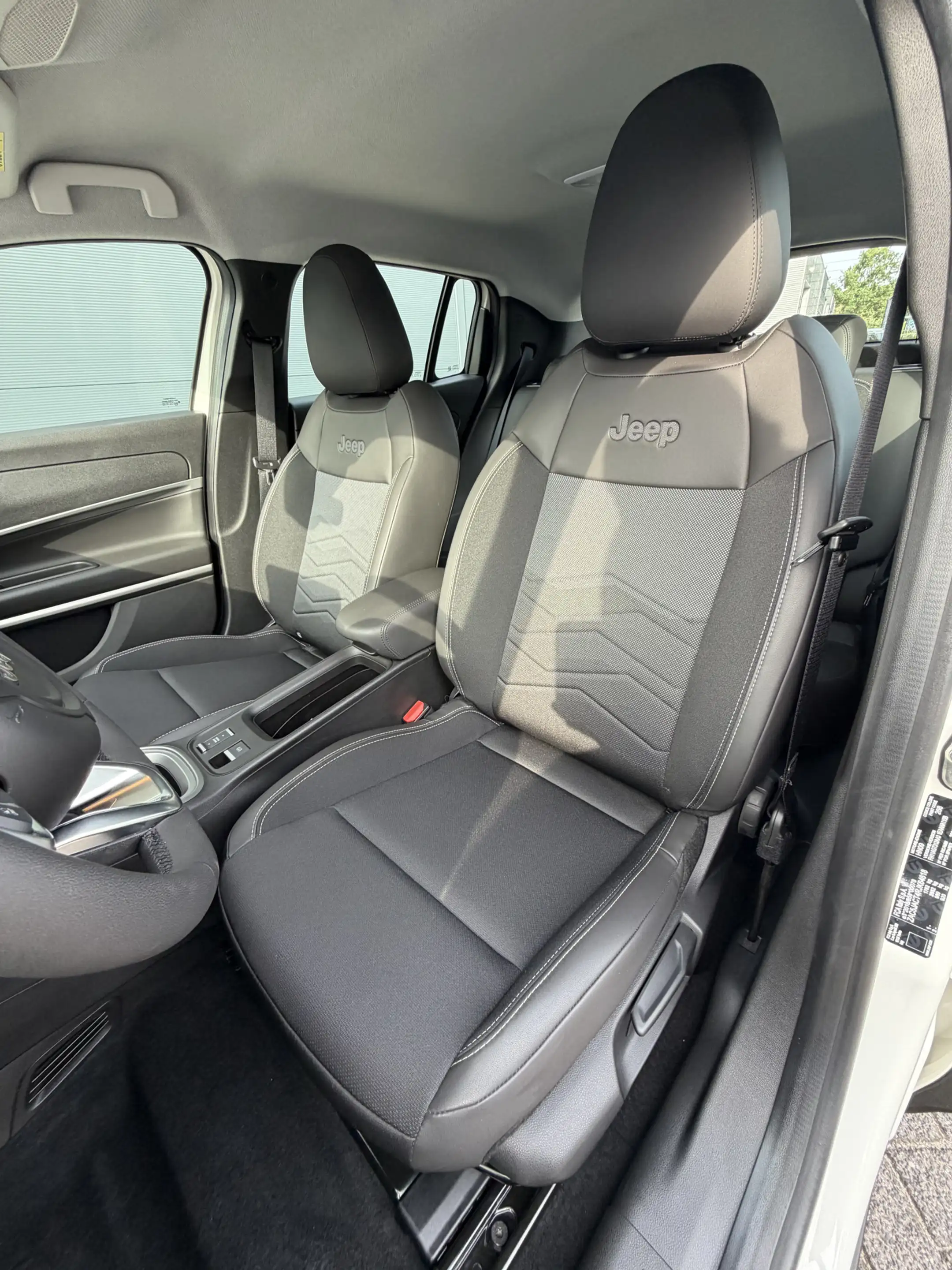 Jeep Avenger 1.2 e-Hybrid Altitude (Elektrische Klep - JBL - Ke — photo 13