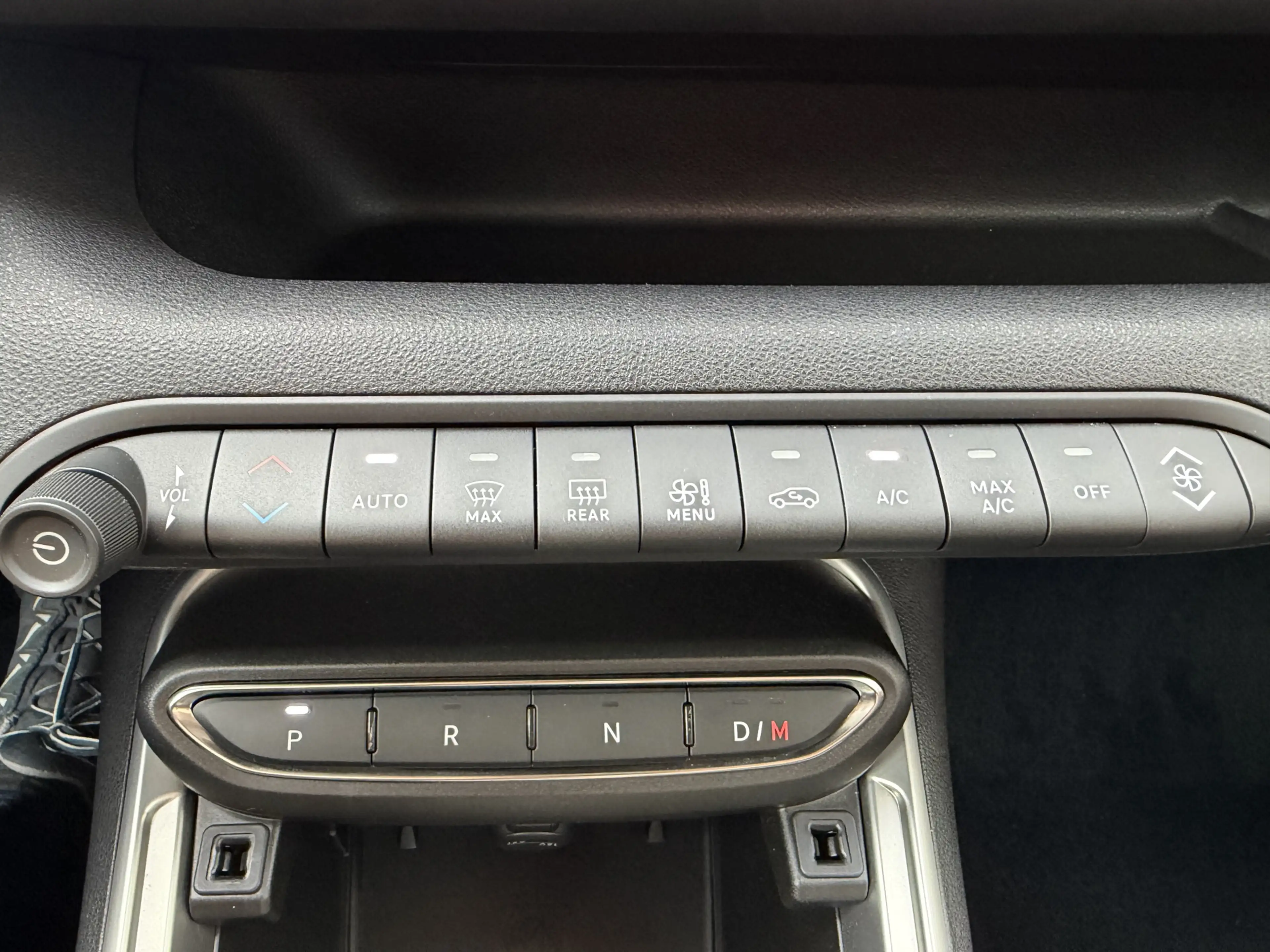 Jeep Avenger 1.2 e-Hybrid Altitude (Elektrische Klep - JBL - Ke — photo 32