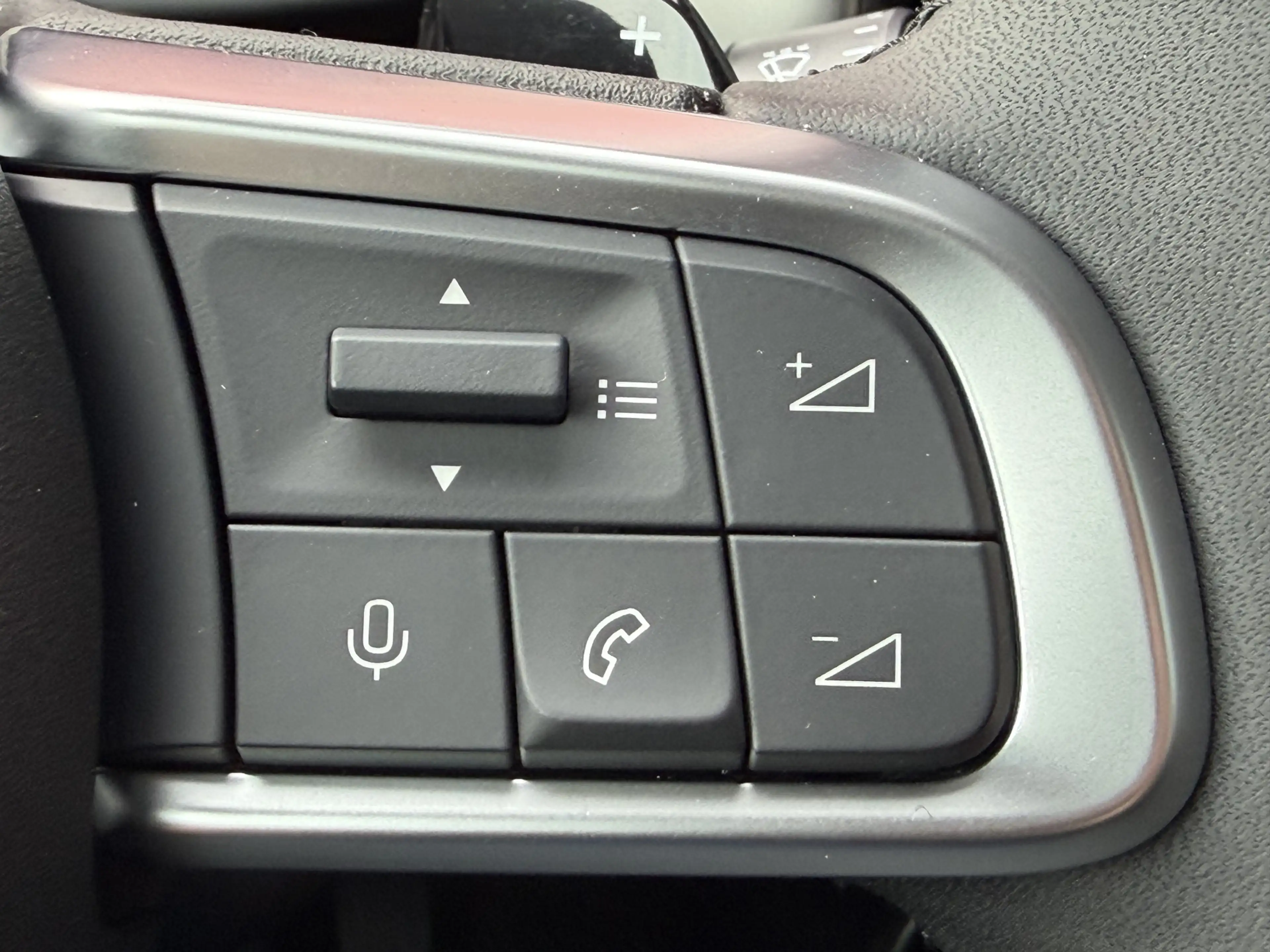 Jeep Avenger 1.2 e-Hybrid Altitude (Elektrische Klep - JBL - Ke — photo 23