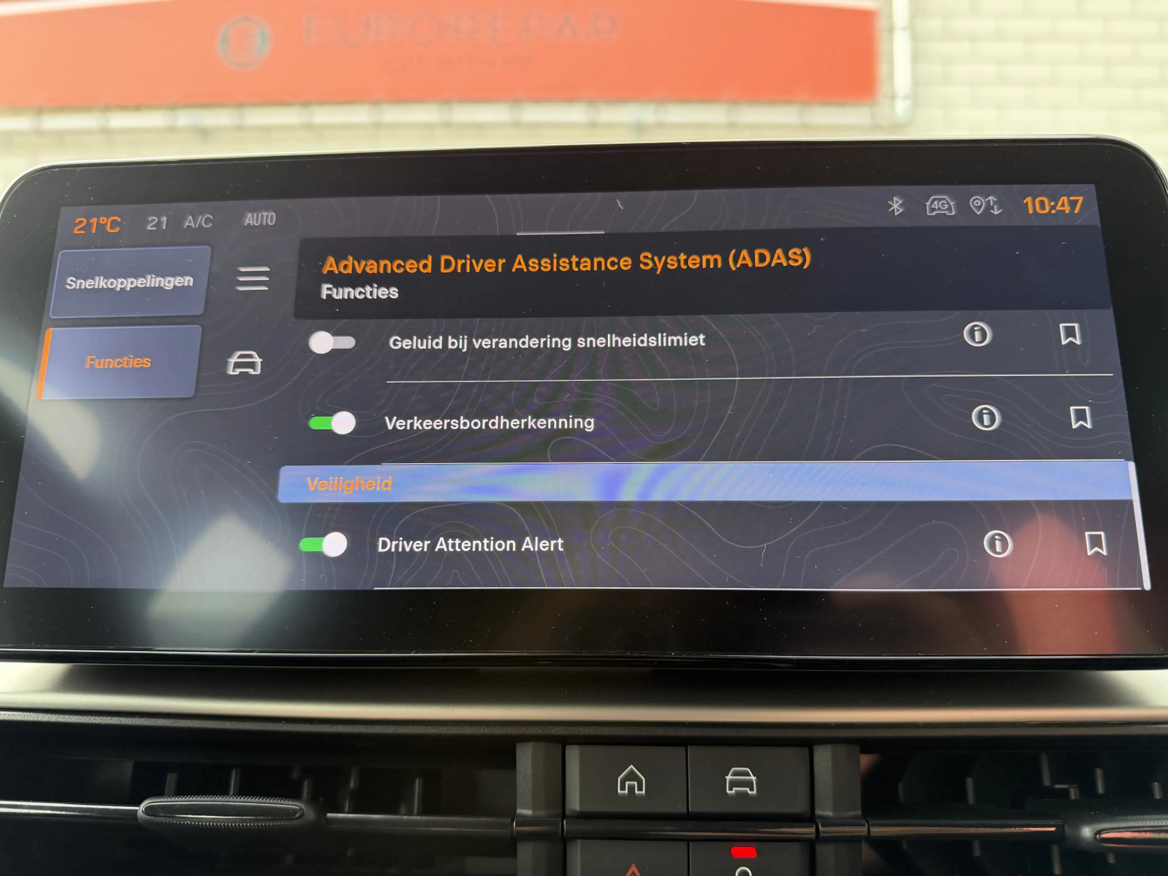 Jeep Avenger 1.2 e-Hybrid Altitude (Elektrische Klep - JBL - Ke — photo 28