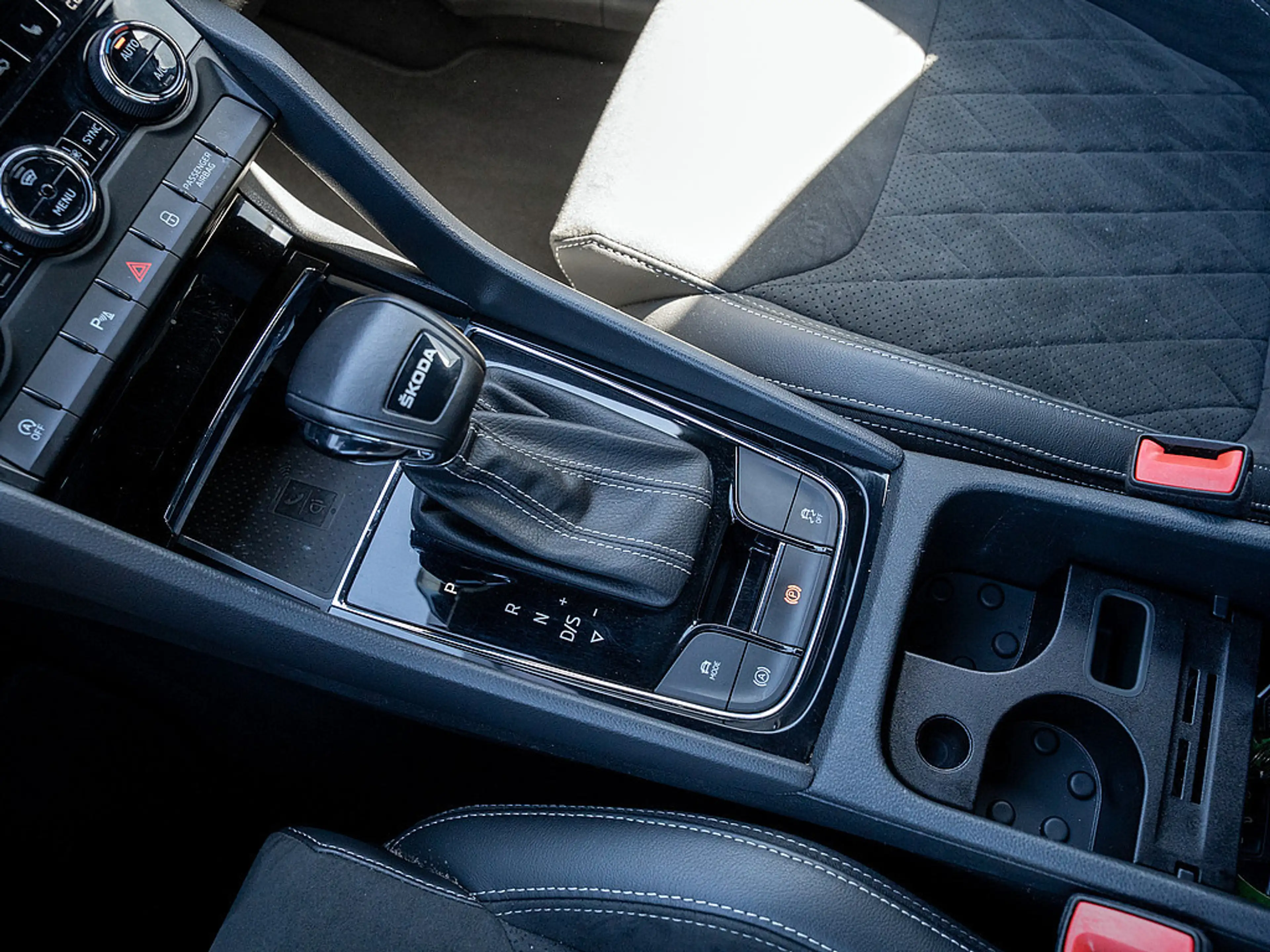 Skoda Kodiaq 2.0 TDI Sportline DSG AHK KEYLESS KAM — photo 9