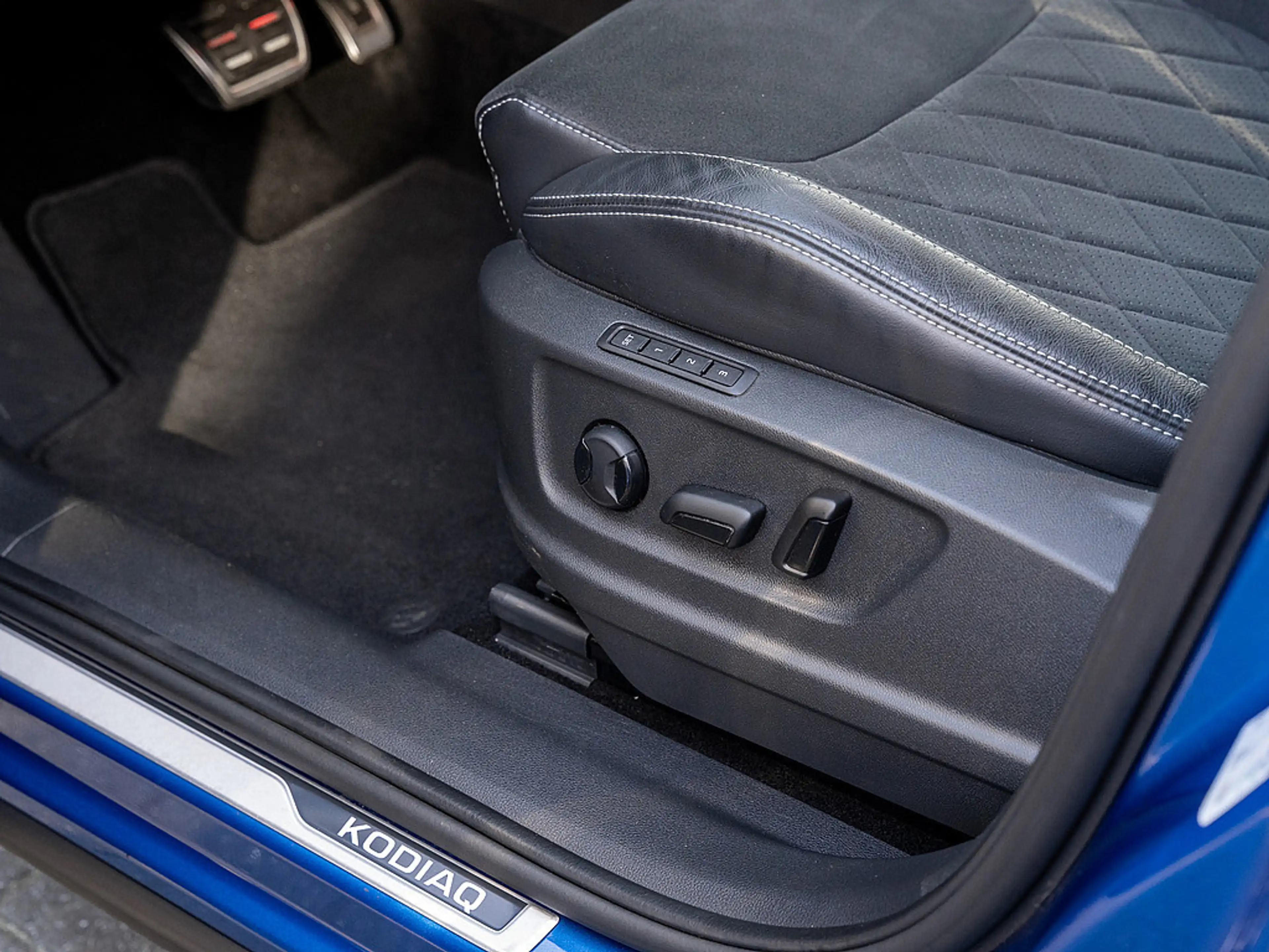 Skoda Kodiaq 2.0 TDI Sportline DSG AHK KEYLESS KAM — photo 14