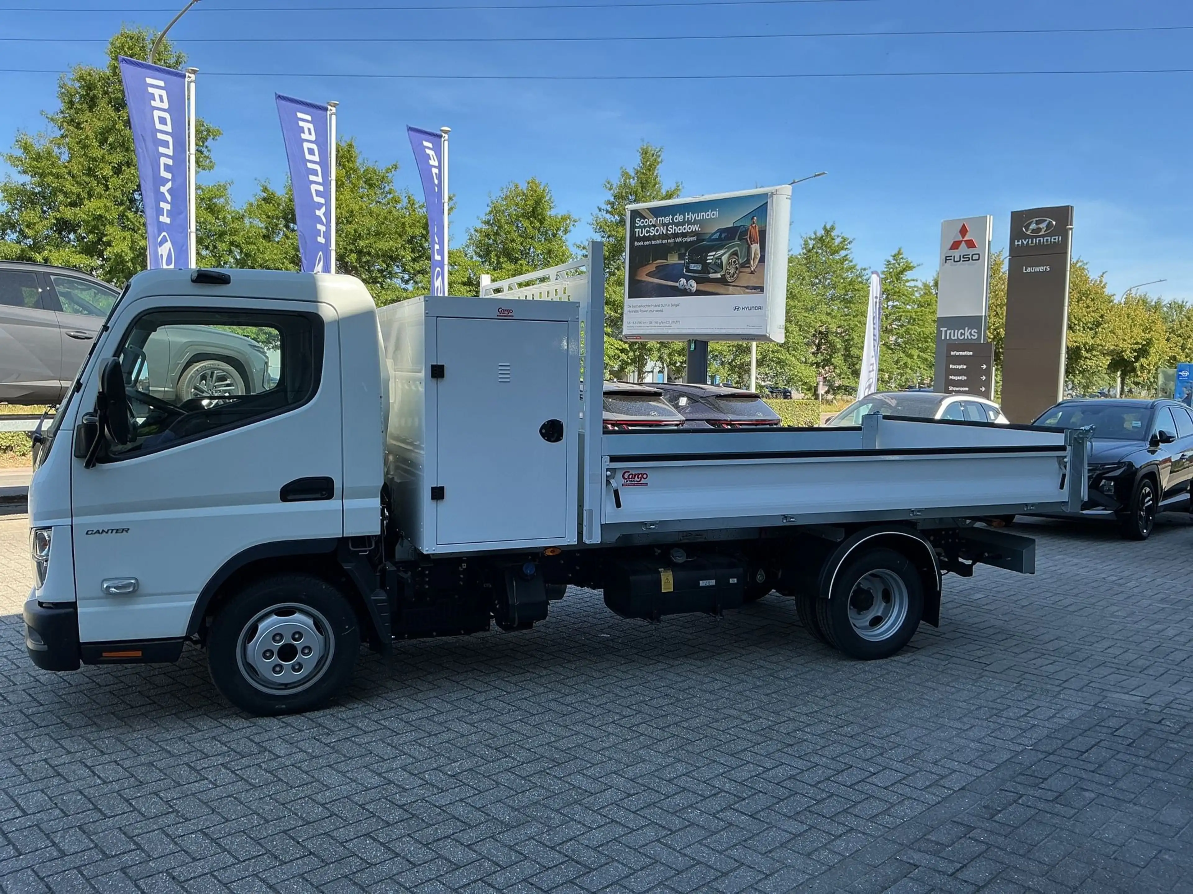 Mitsubishi Canter CANTER 3C15 KIPPER + MATERIAALKOFFER + TREKHAAK — photo 2