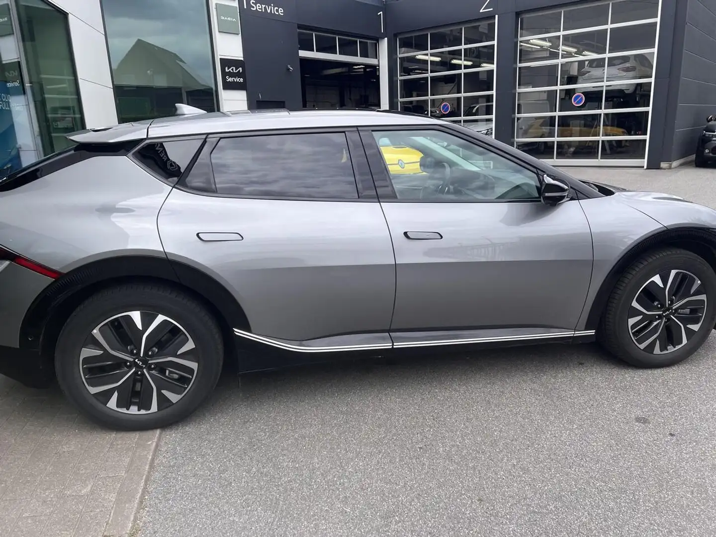 Kia EV6 EARTH 77.4 Kwh AWD Gris - 2