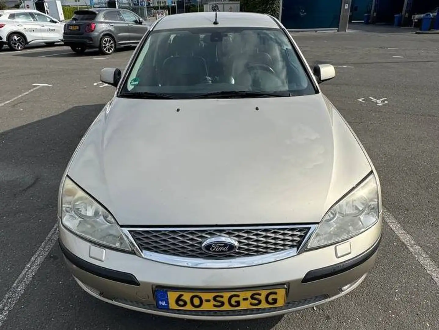 Ford Mondeo Mondeo 1.8-16V Zilver - 2