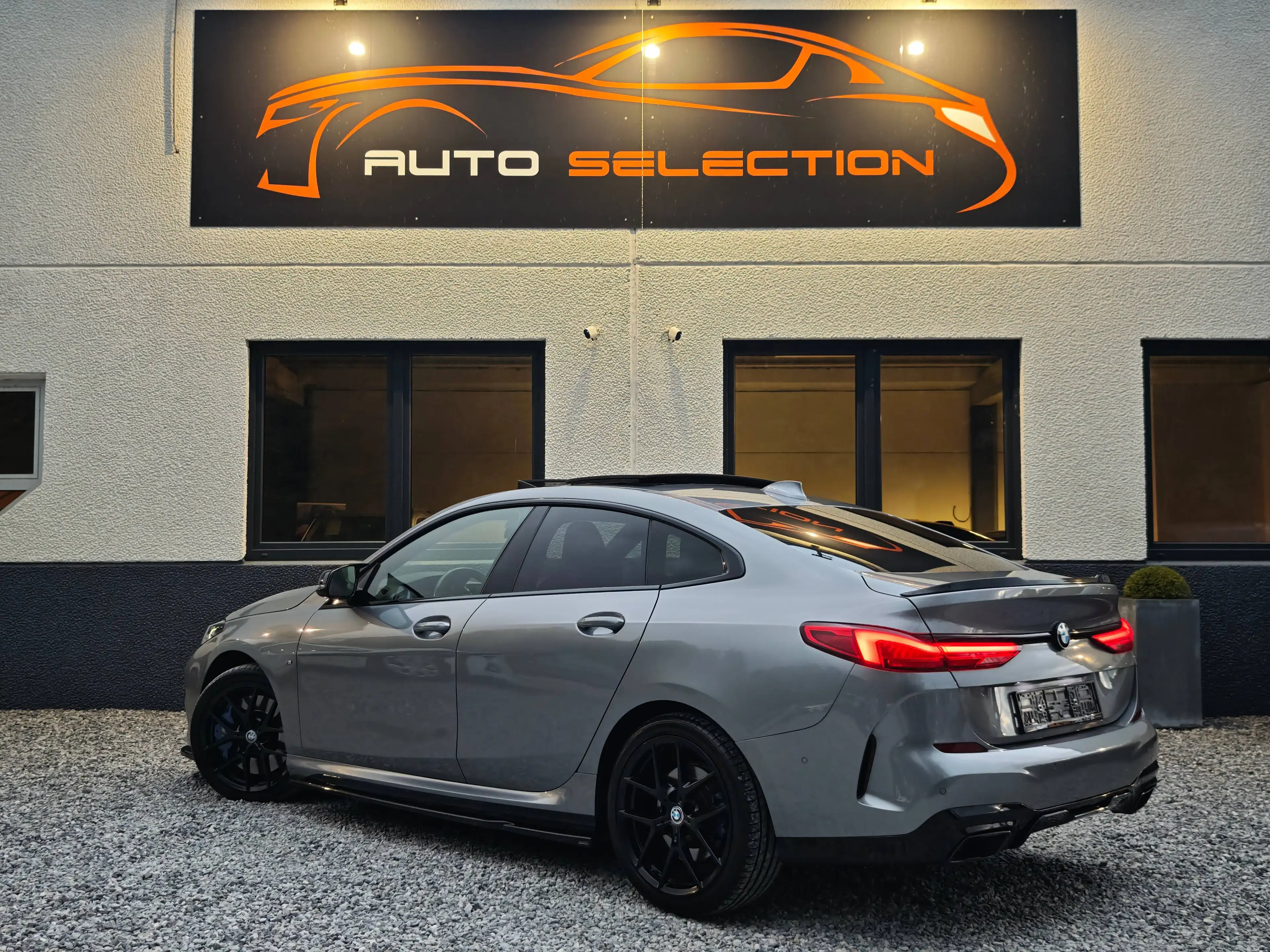 BMW 218 iA Gran Coupe | PACK M 235i | SIEGES BAQUETS M | TOIT OUVRANT | ECL. AMBIANT | HIFI PREMIUM — photo 2