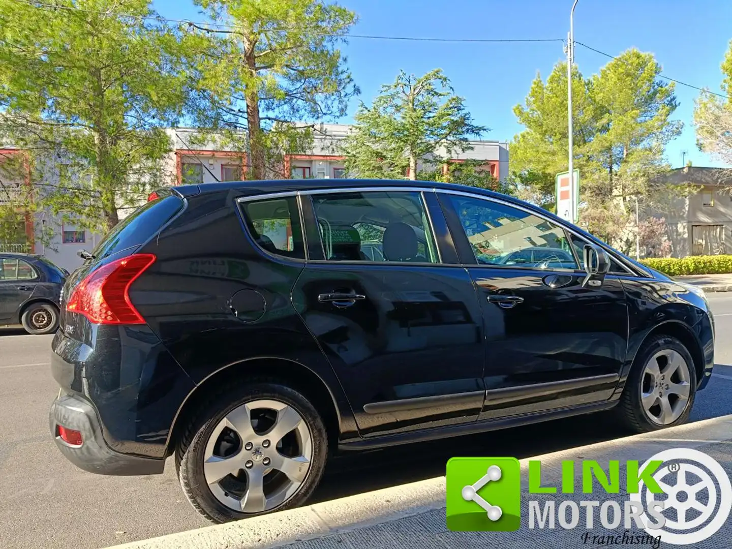 Peugeot 3008 1.6 HDi 110CV Tecno NEOPATENTATI Nero - 2
