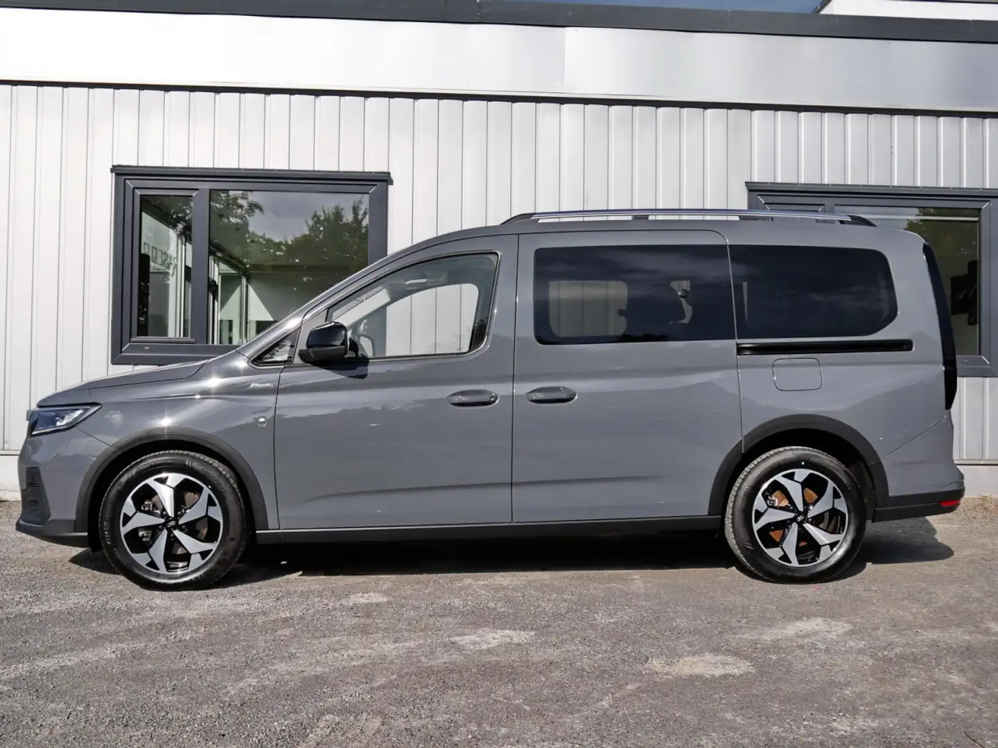 Ford Tourneo Connect L2 1.5 EB AHK+Kamera+Sitzheizung Klima Navi Grey - 2