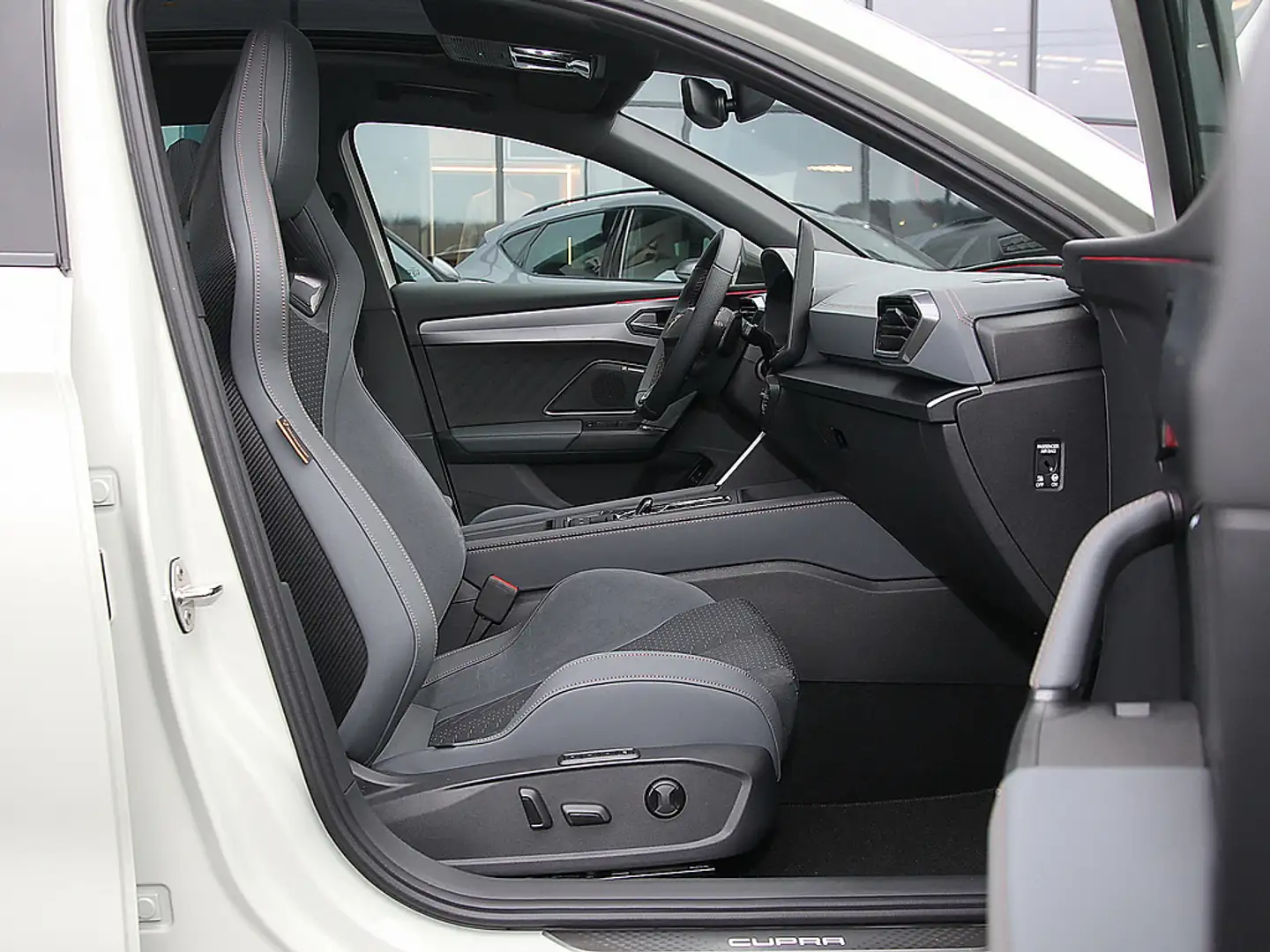 CUPRA Leon 1.5 e-HYBRID VZ VZ EXTREME Grau - 2