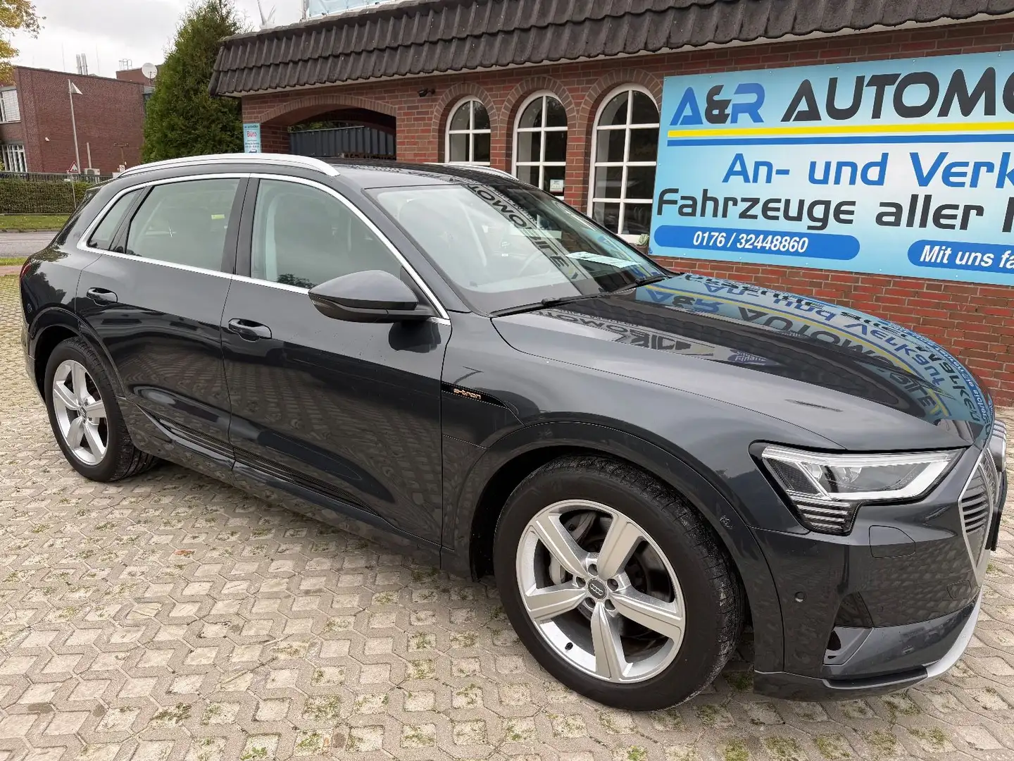 Audi e-tron 50 quattro advanced Grau - 1
