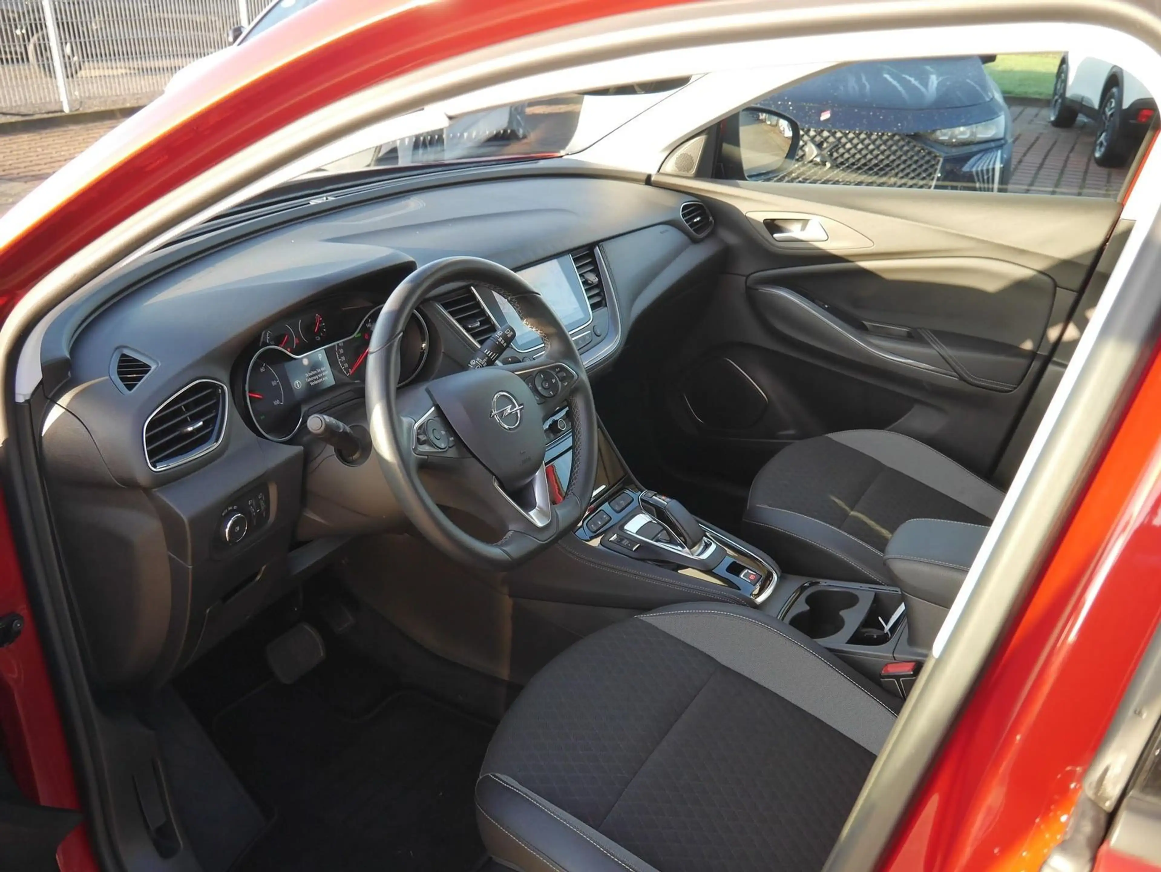 Opel Grandland X Grandland HYBRID 225 LED/Navi/APP/PDC/Tempo — photo 13