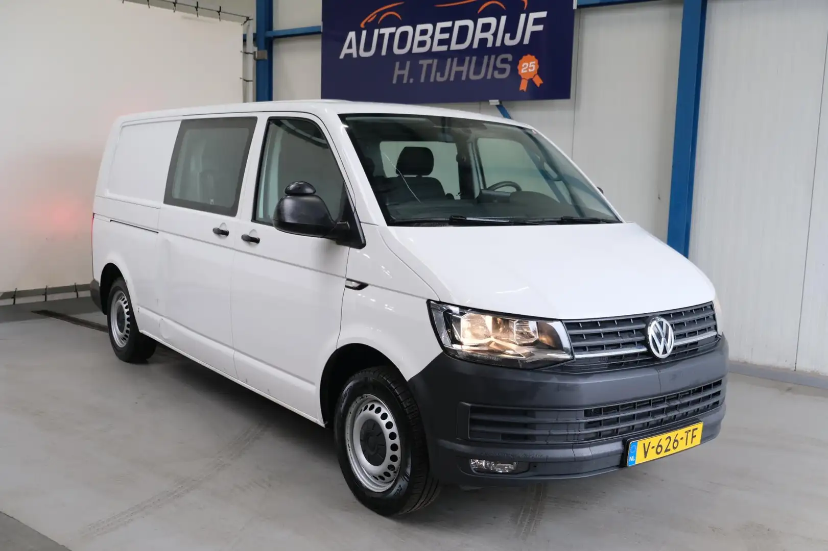 Volkswagen Transporter 2.0 TDI L2H1 150PK DC Business Comfortline - Airco Blanco - 1
