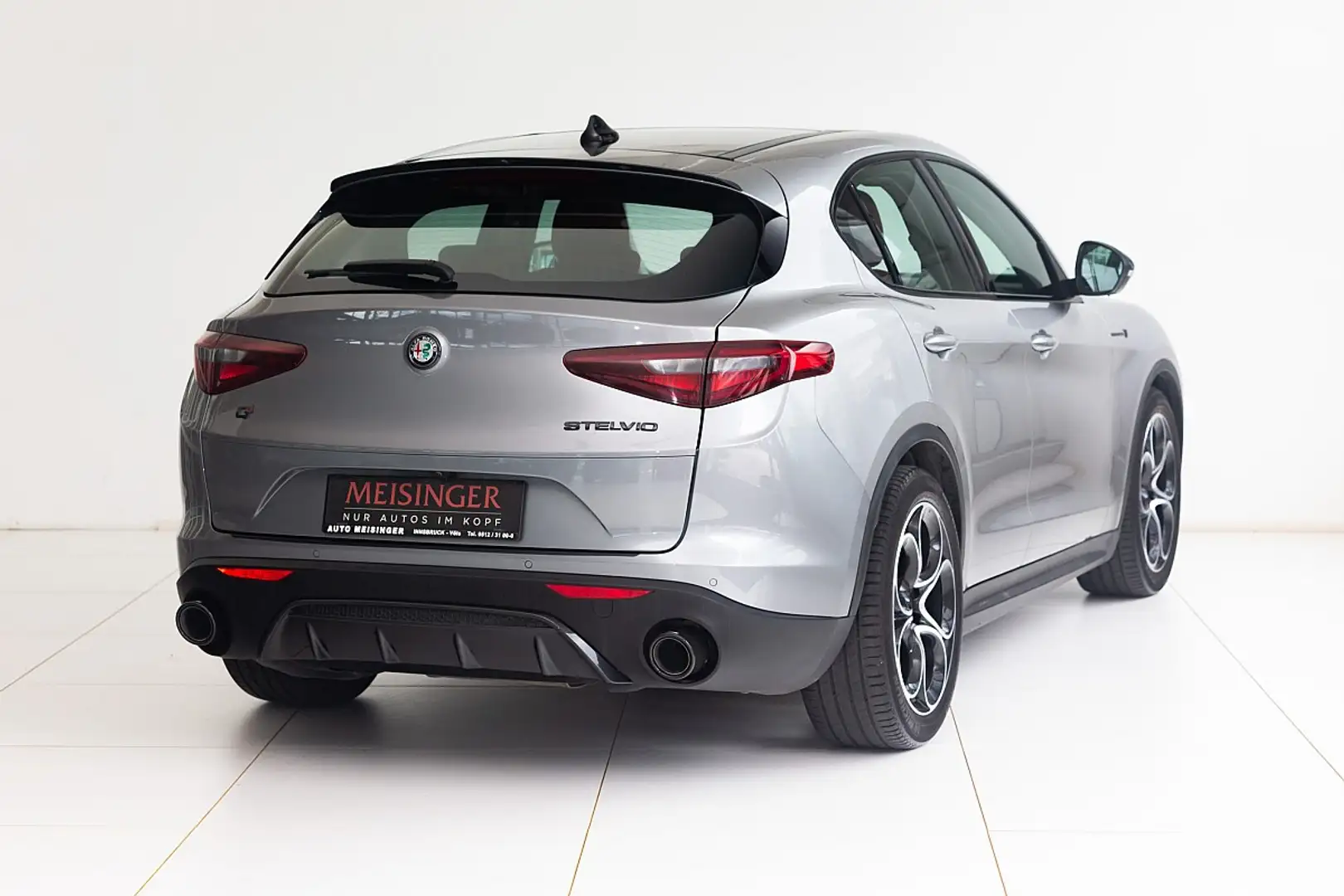 Alfa Romeo Stelvio Super 2,2 ATX AWD Grau - 2