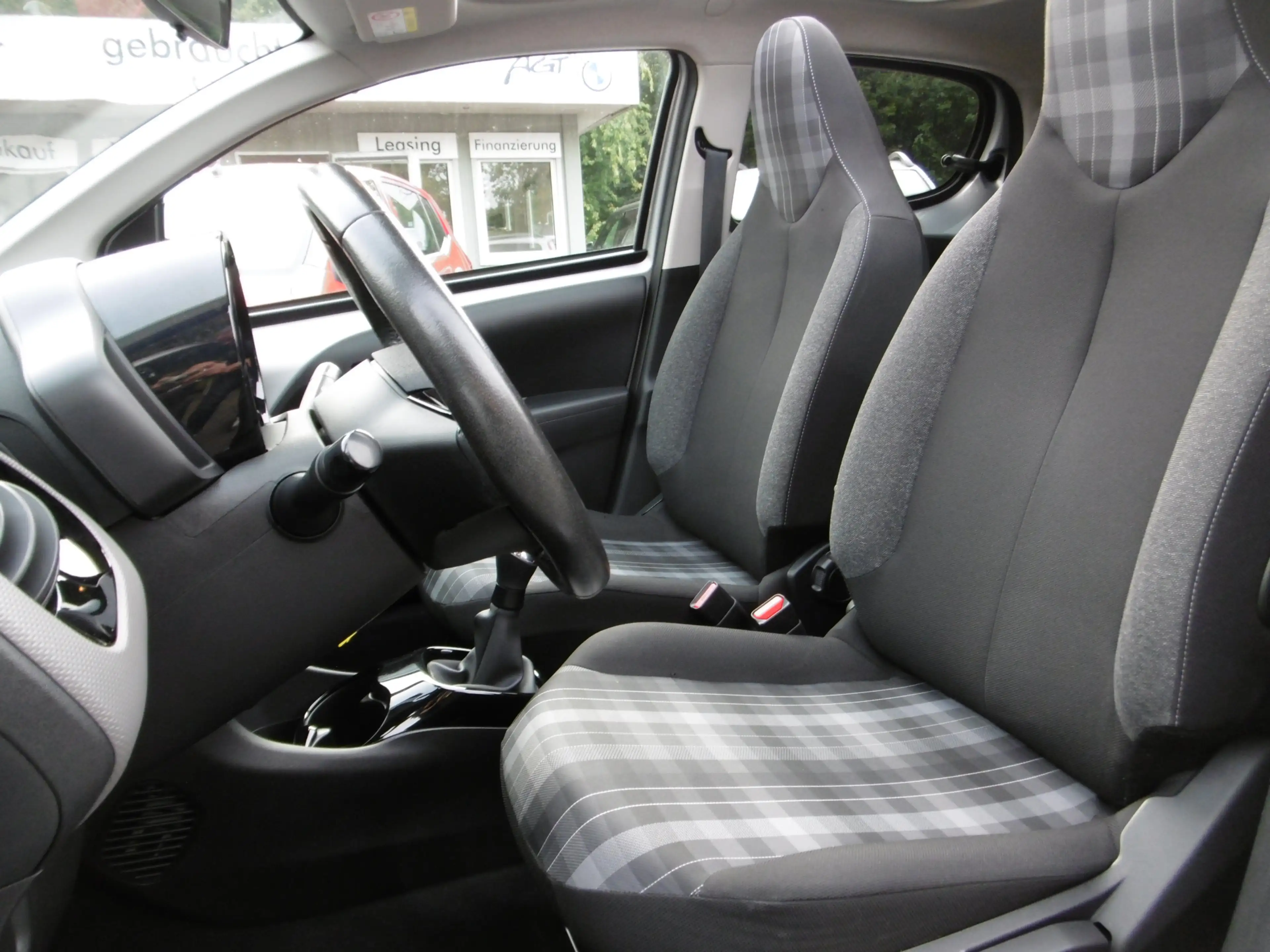 Peugeot 108 Style Faltdach Klima Sitzheizung Kamera GJR — photo 3