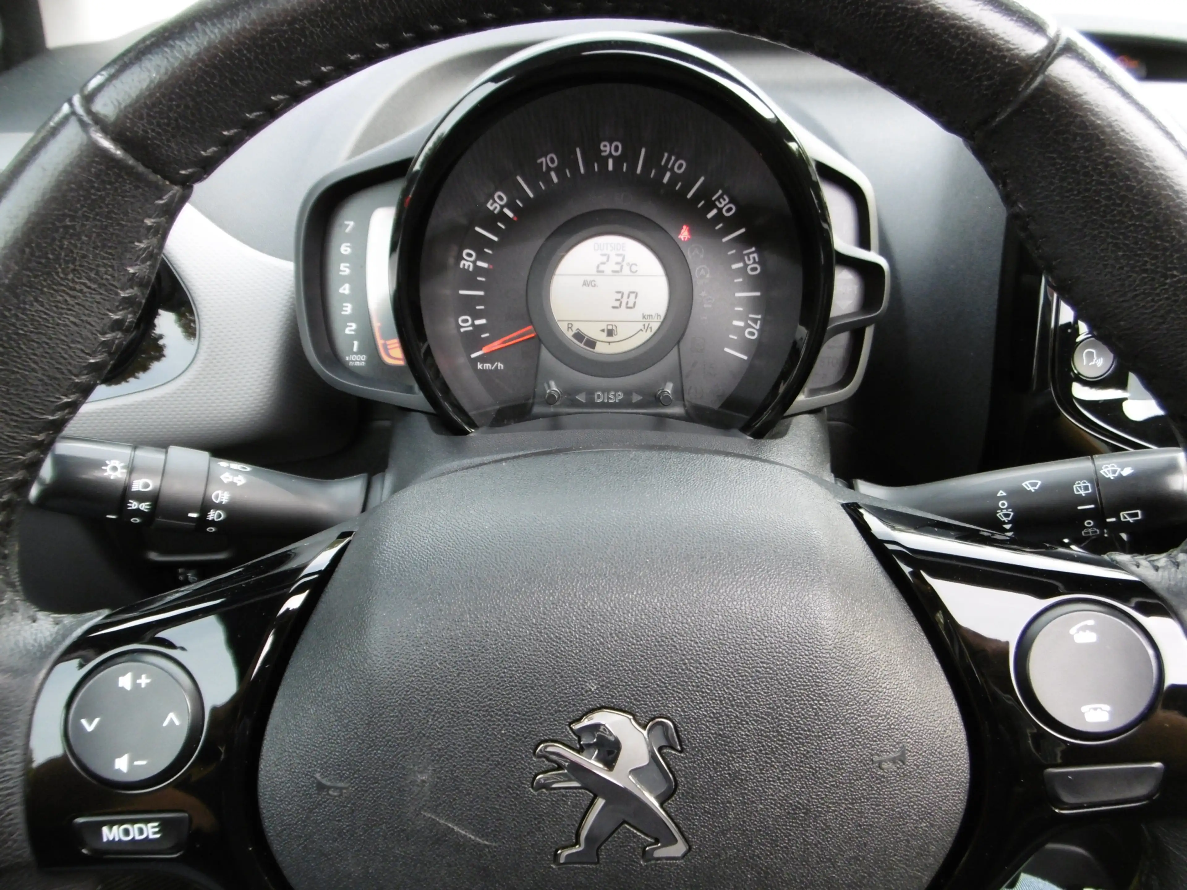 Peugeot 108 Style Faltdach Klima Sitzheizung Kamera GJR — photo 12