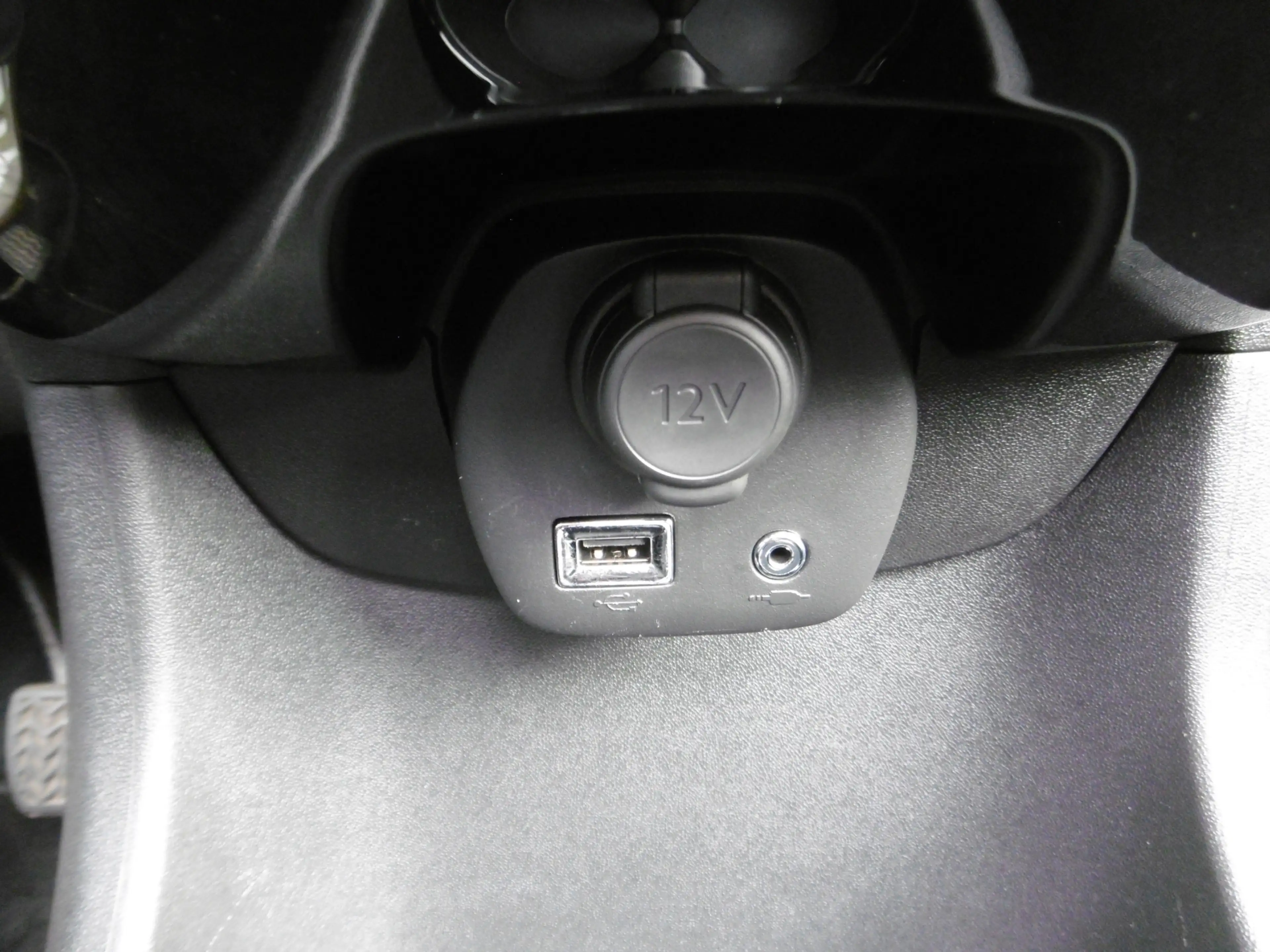 Peugeot 108 Style Faltdach Klima Sitzheizung Kamera GJR — photo 13
