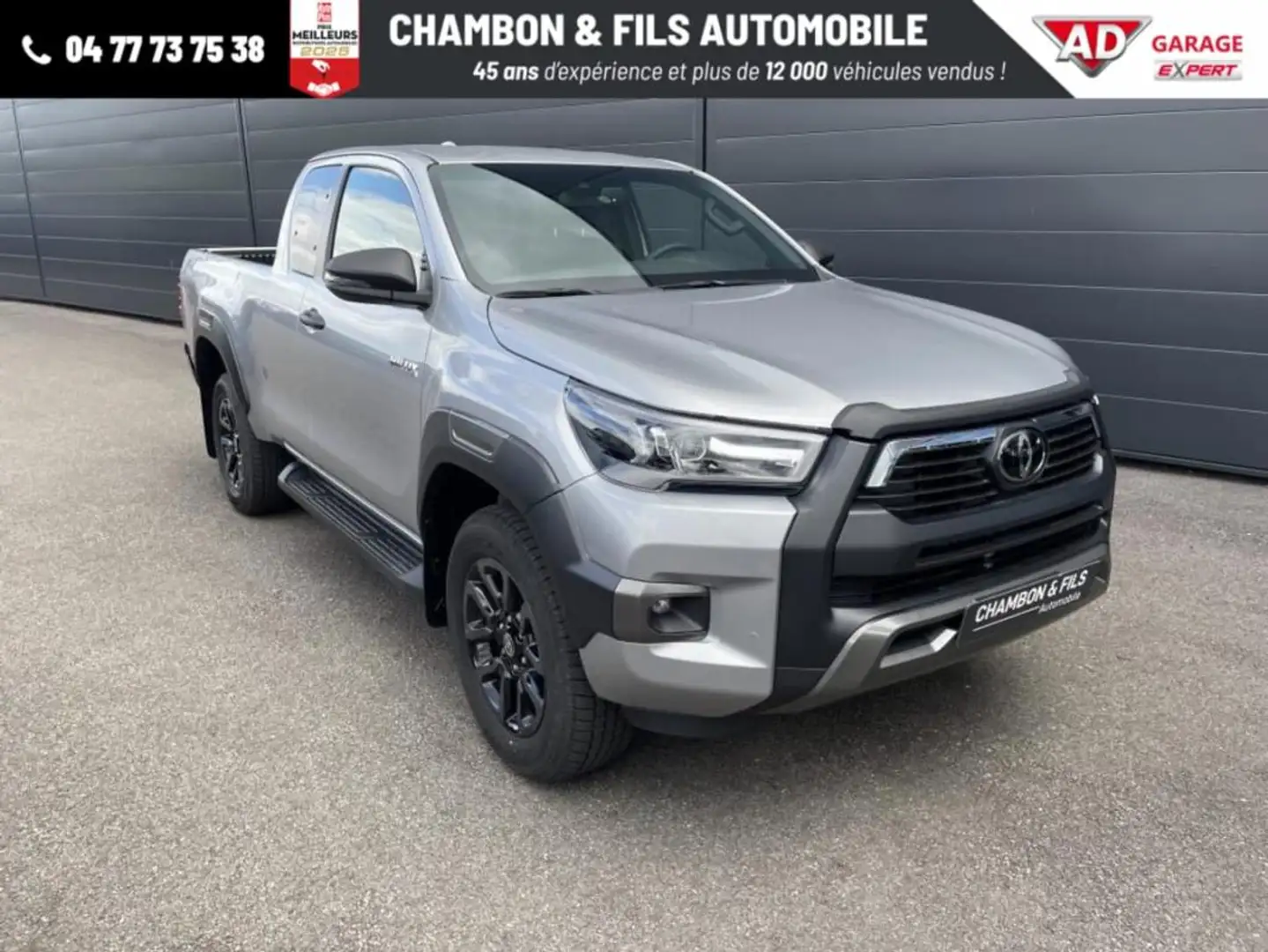 Toyota Hilux X-TRA CABINE CAB 4WD 2.8L 204 D-4D BVA INVINCIBLE  Gris - 1