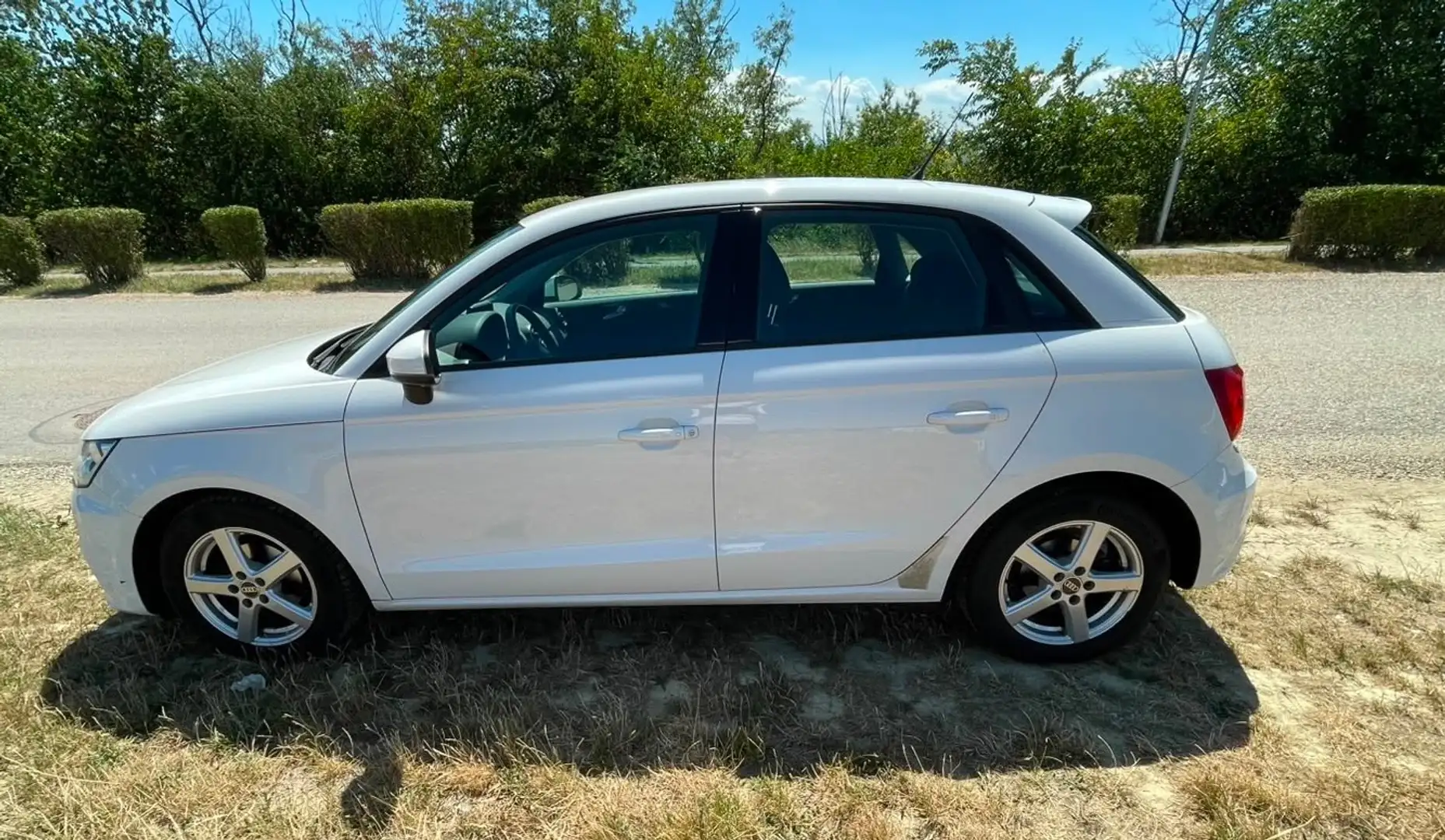 Audi A1 A1 SB 1,0 TFSI intense intense Weiß - 2