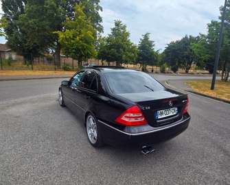 C320 Avantgarde, pack C32 AMG proposée par l'usine.