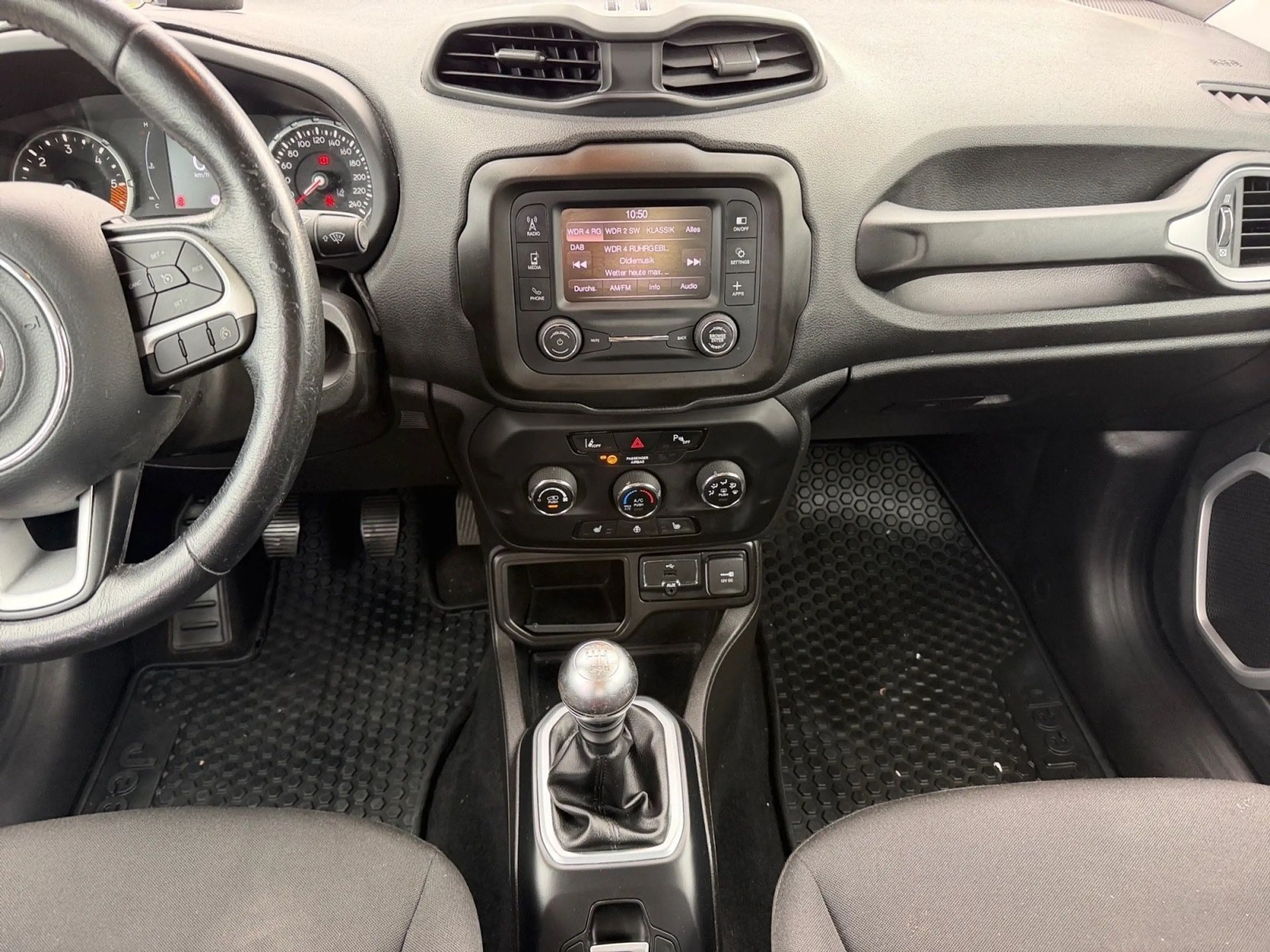Jeep Renegade Longitude FWD — photo 10